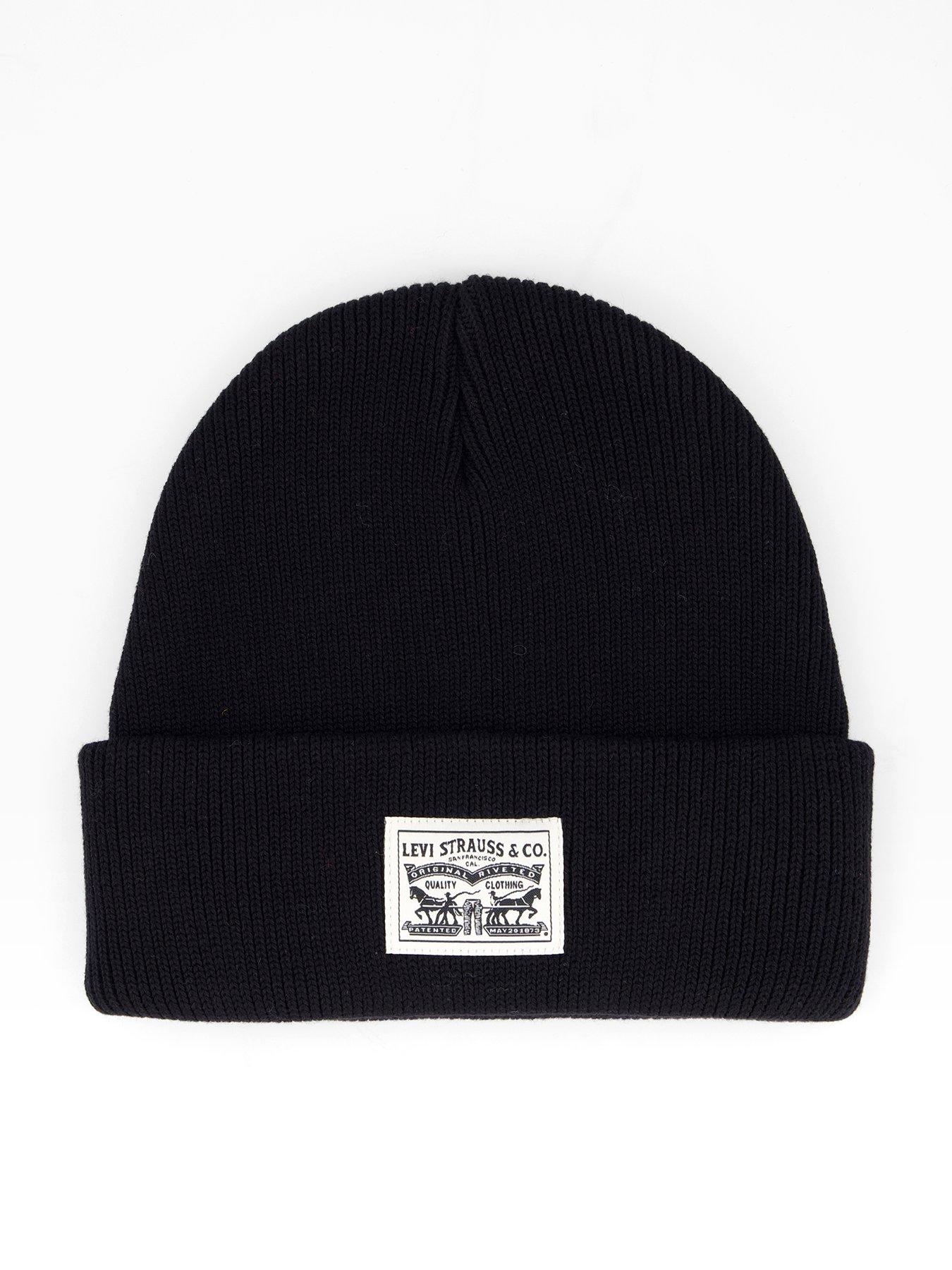 levis-backpatch-knitted-beanie-black