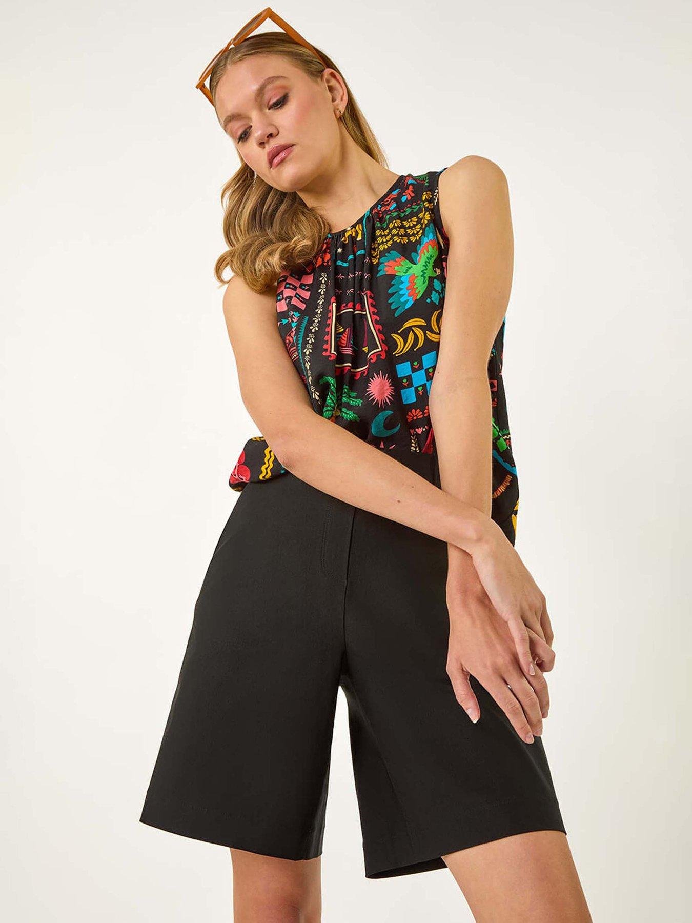 undefined Elastic Waist Button Wide Leg Stretch Shorts - Black