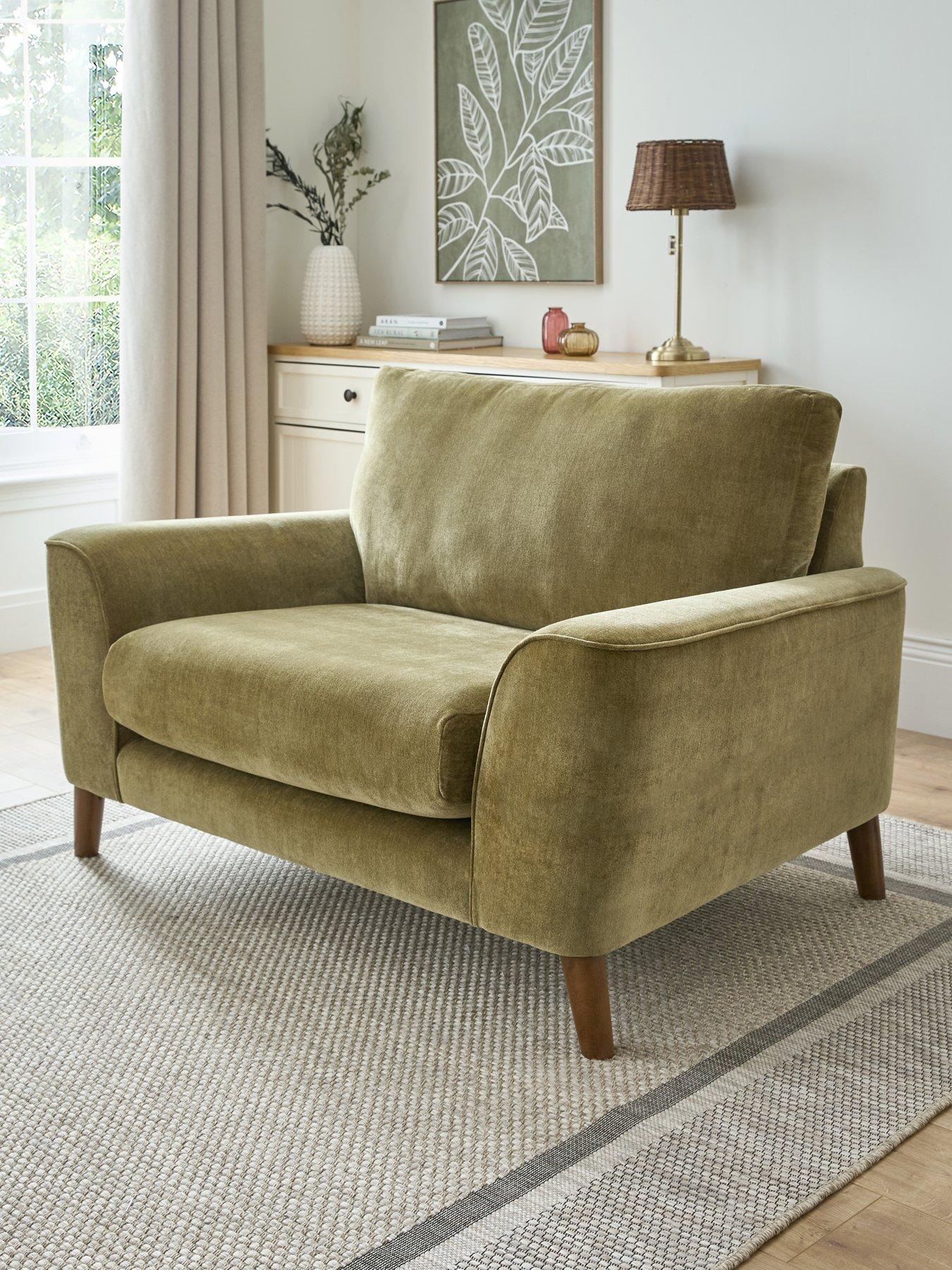 The Very Collection Aiyanna Snuggle Chair