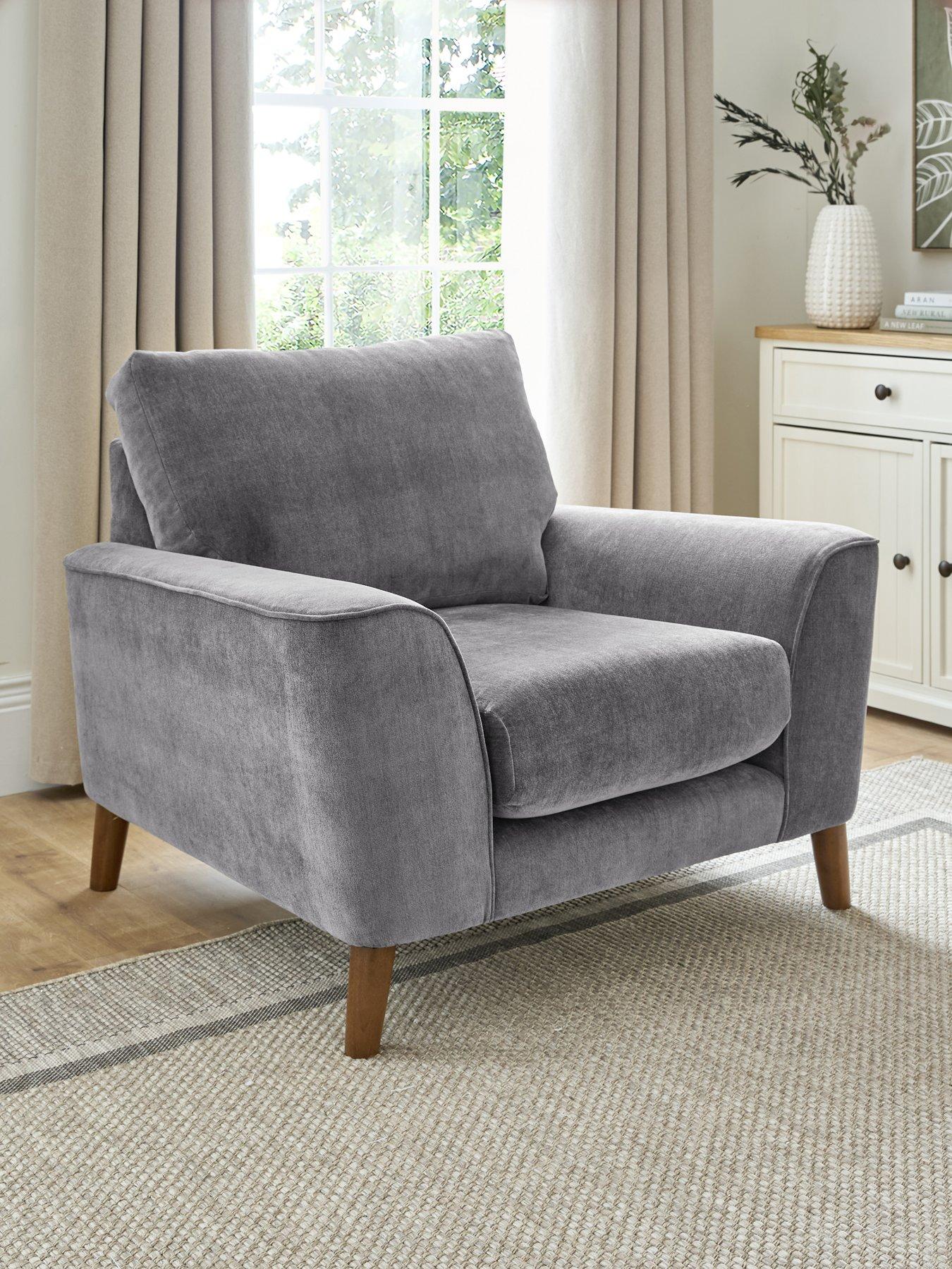 The Very Collection Aiyanna Chair