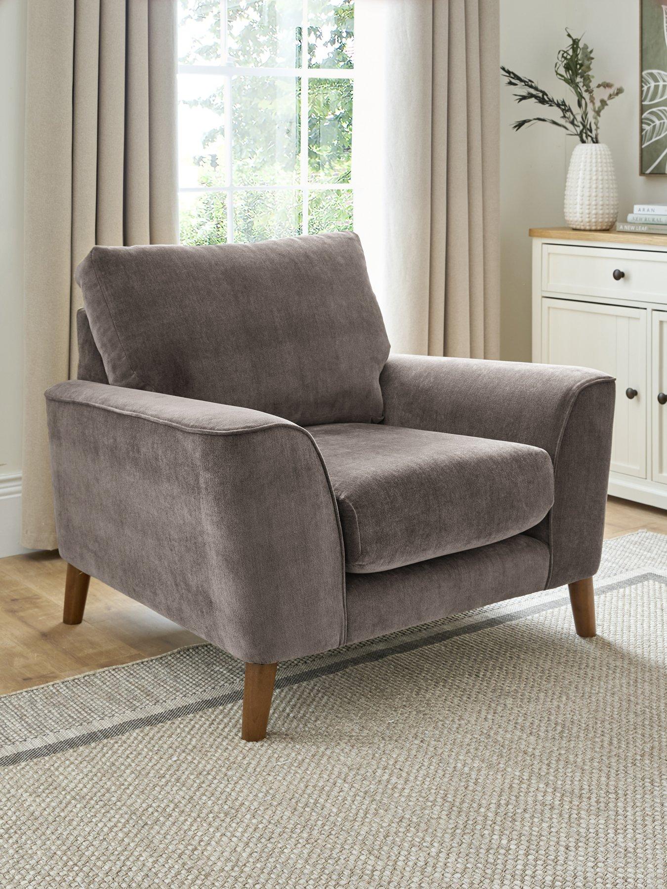 The Very Collection Aiyanna Chair