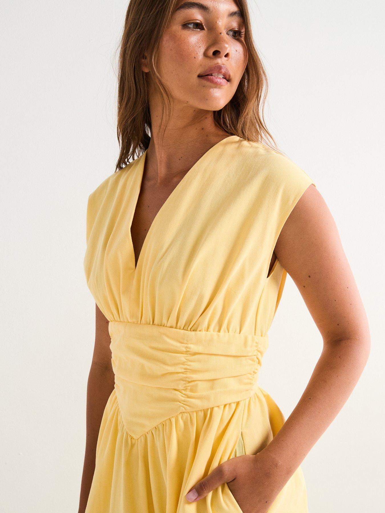 Image 4 of 5 of V by Very Shirred Waist V-Neck Midaxi Dress - Yellow