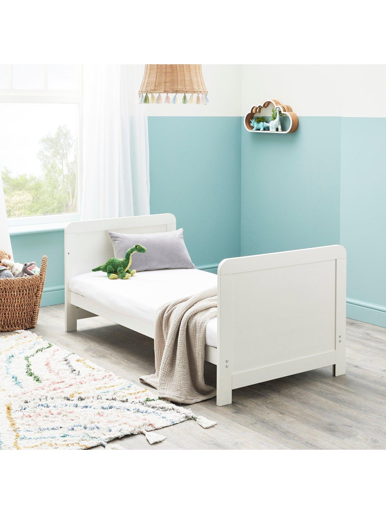 Image 3 of 6 of Babymore Caro Cot Bed - White Wash