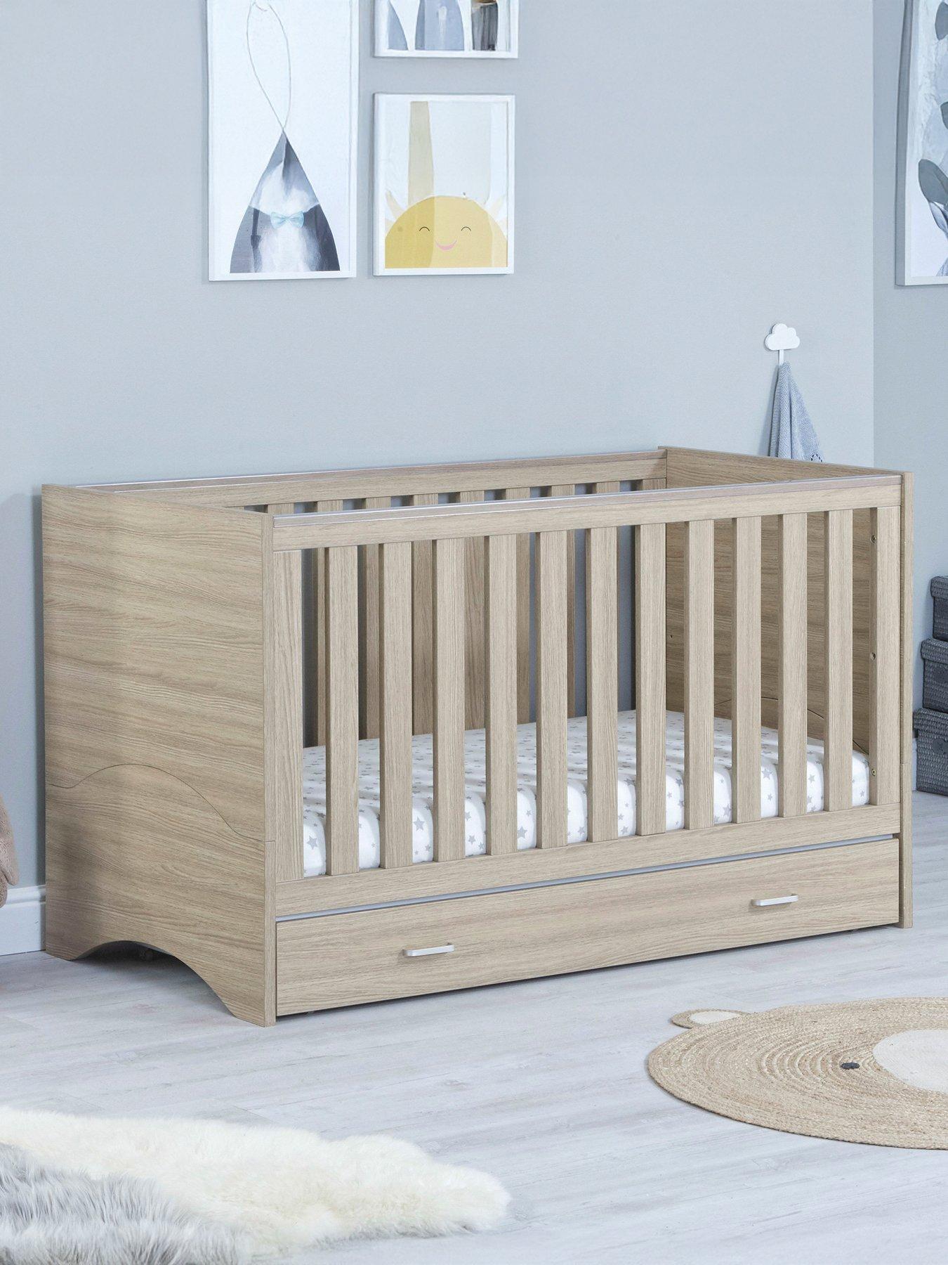 Babymore Veni Cot Bed With Drawer - Oak