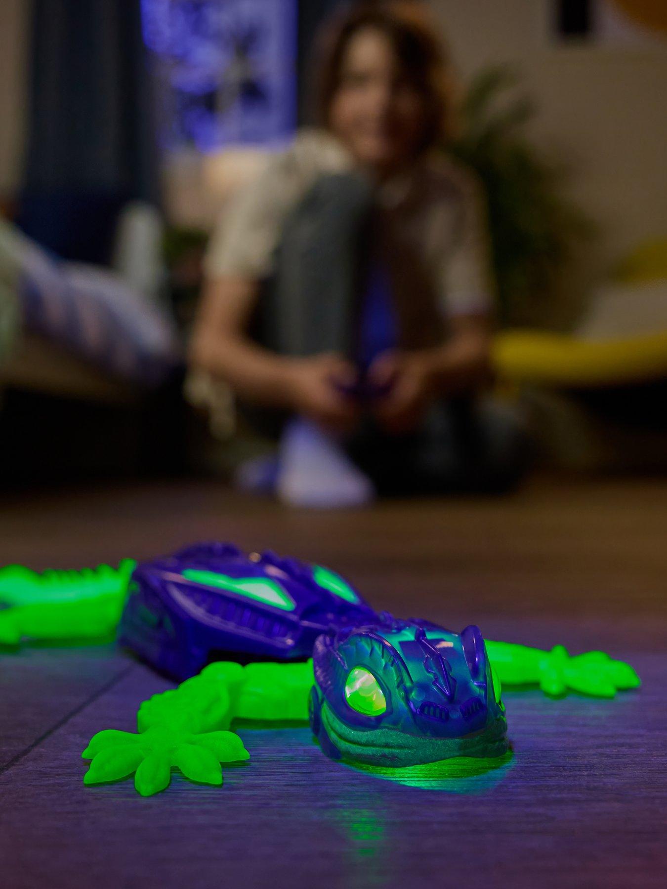 Image 3 of 7 of Hex Bots Glow In The Dark - Wall Crawler Gecko