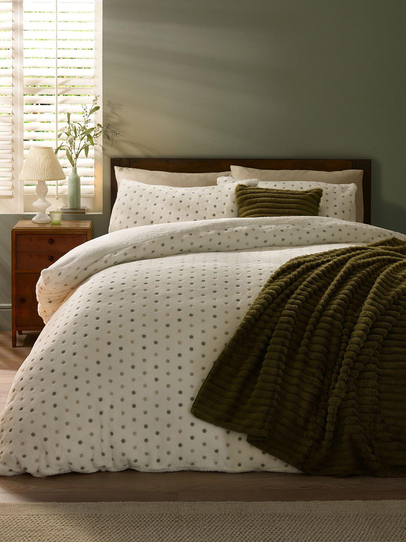 Catherine Lansfield Cosy Spot Duvet Set