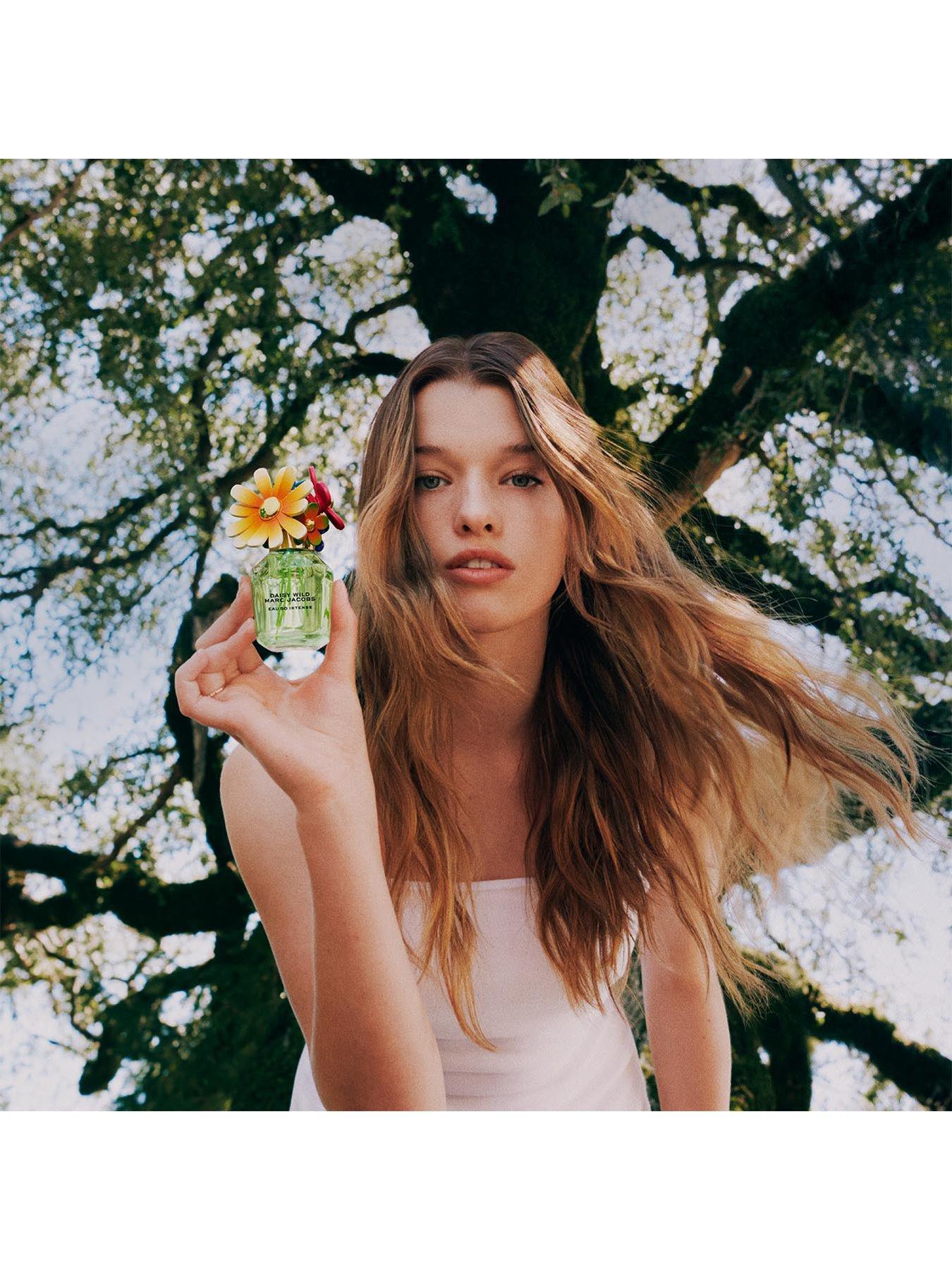 Image 5 of 7 of MARC JACOBS Marc Jacobs Daisy Wild Eau So Intense Eau de Parfum, 100ml