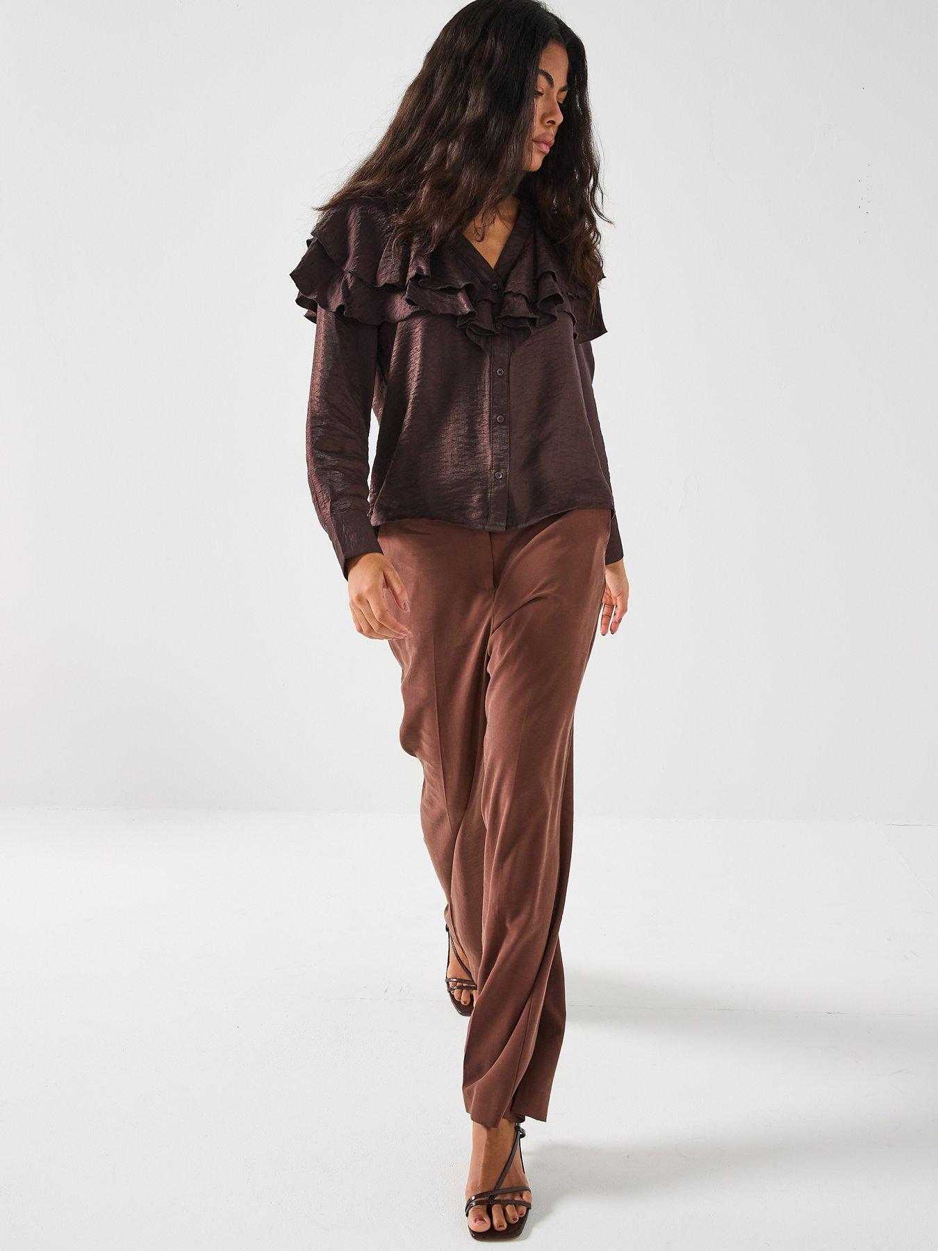 Image 3 of 6 of Vero Moda Lizzi Long Sleeve Flounce Top - Brown