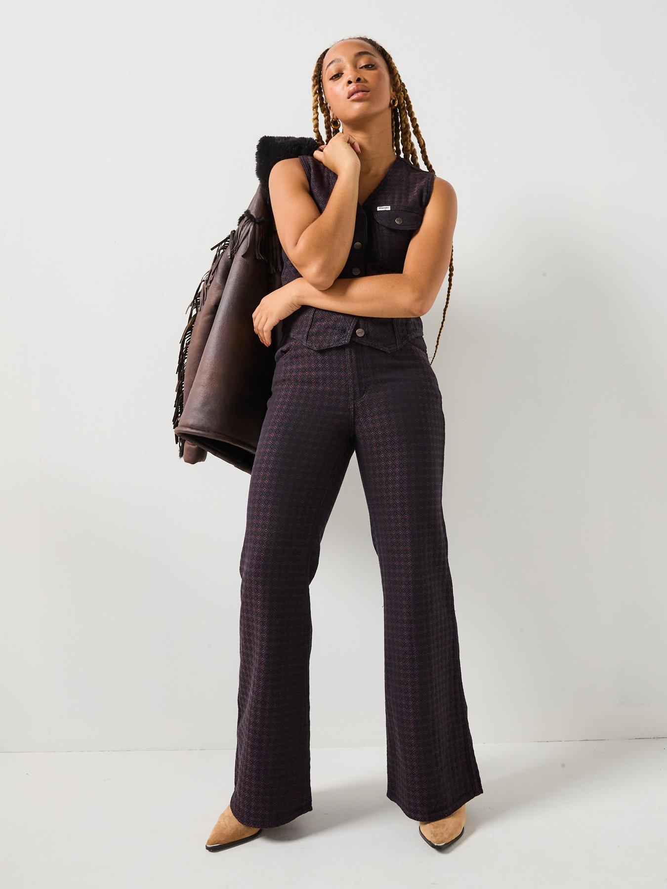 Image 3 of 6 of Wrangler 70s Flare Jeans - Mahogany - Black