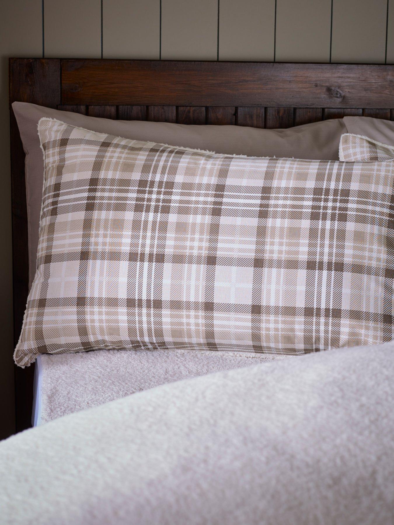 Image 3 of 5 of Catherine Lansfield Cosy Sherpa Check Duvet Set - Natural