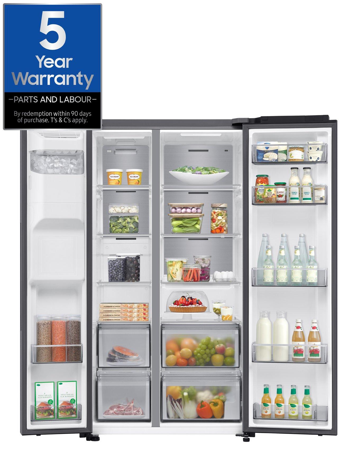 Image 2 of 8 of Samsung Bespoke AI Series 6 SpaceMax&trade; RS70F64KETEU 640L Smart American Fridge Freezer -&nbsp;Silver