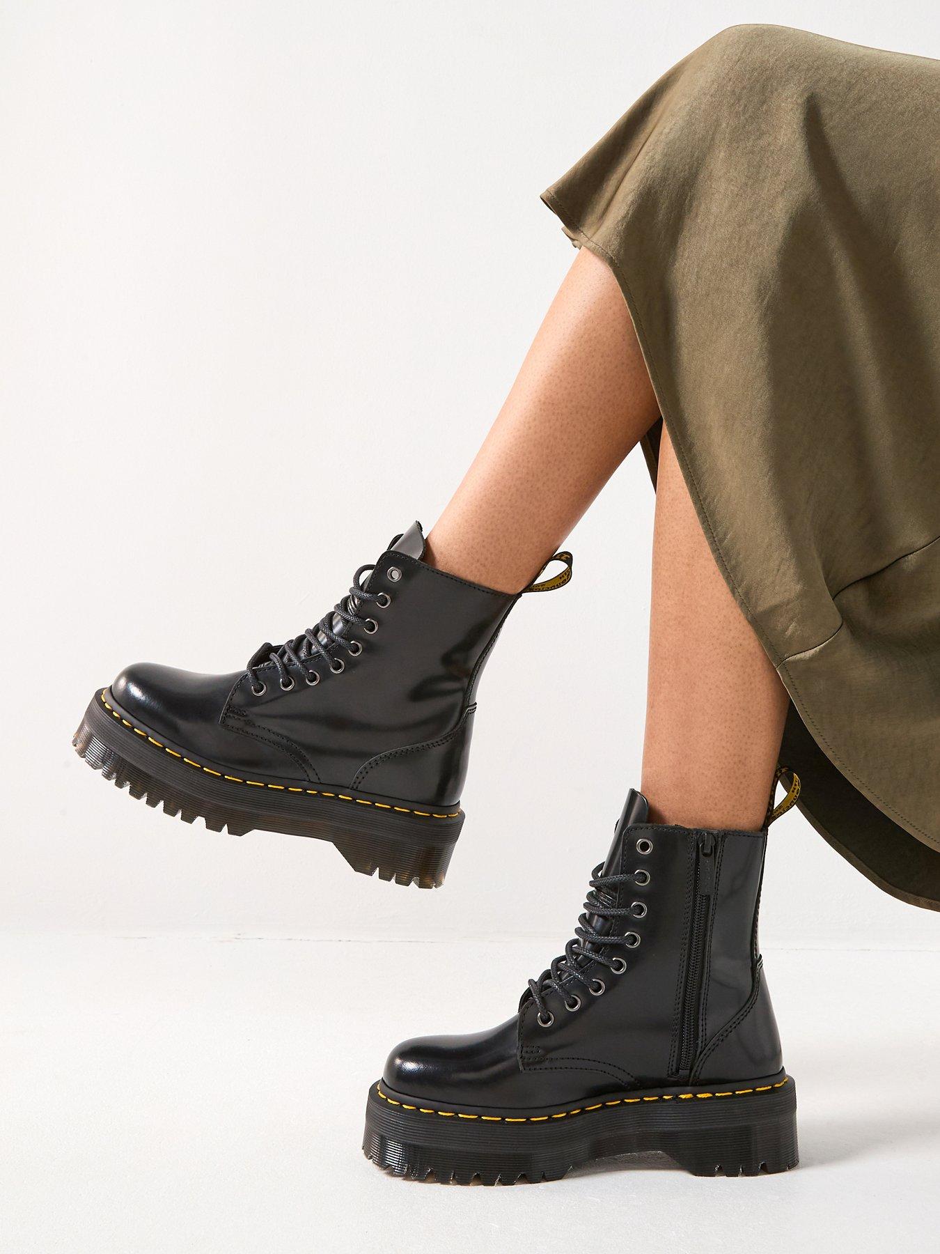 Dr Martens Jadon 8 Eye Boot Polished Smooth - Black | Very