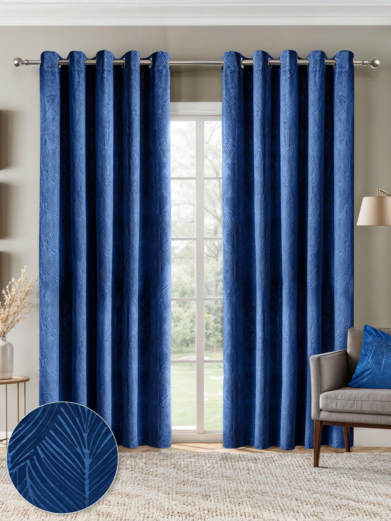 undefined Leaf Velvet Eyelets 66x72 Blackout