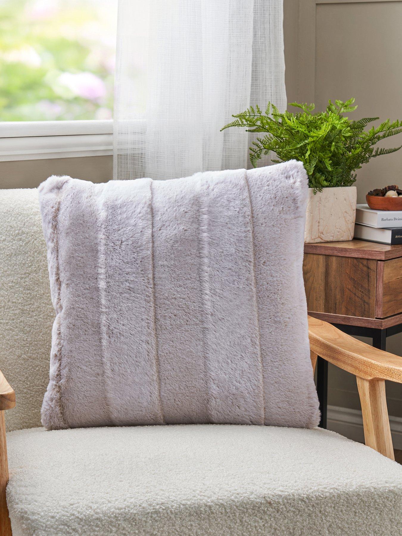 The Very Collection Raya Cushion