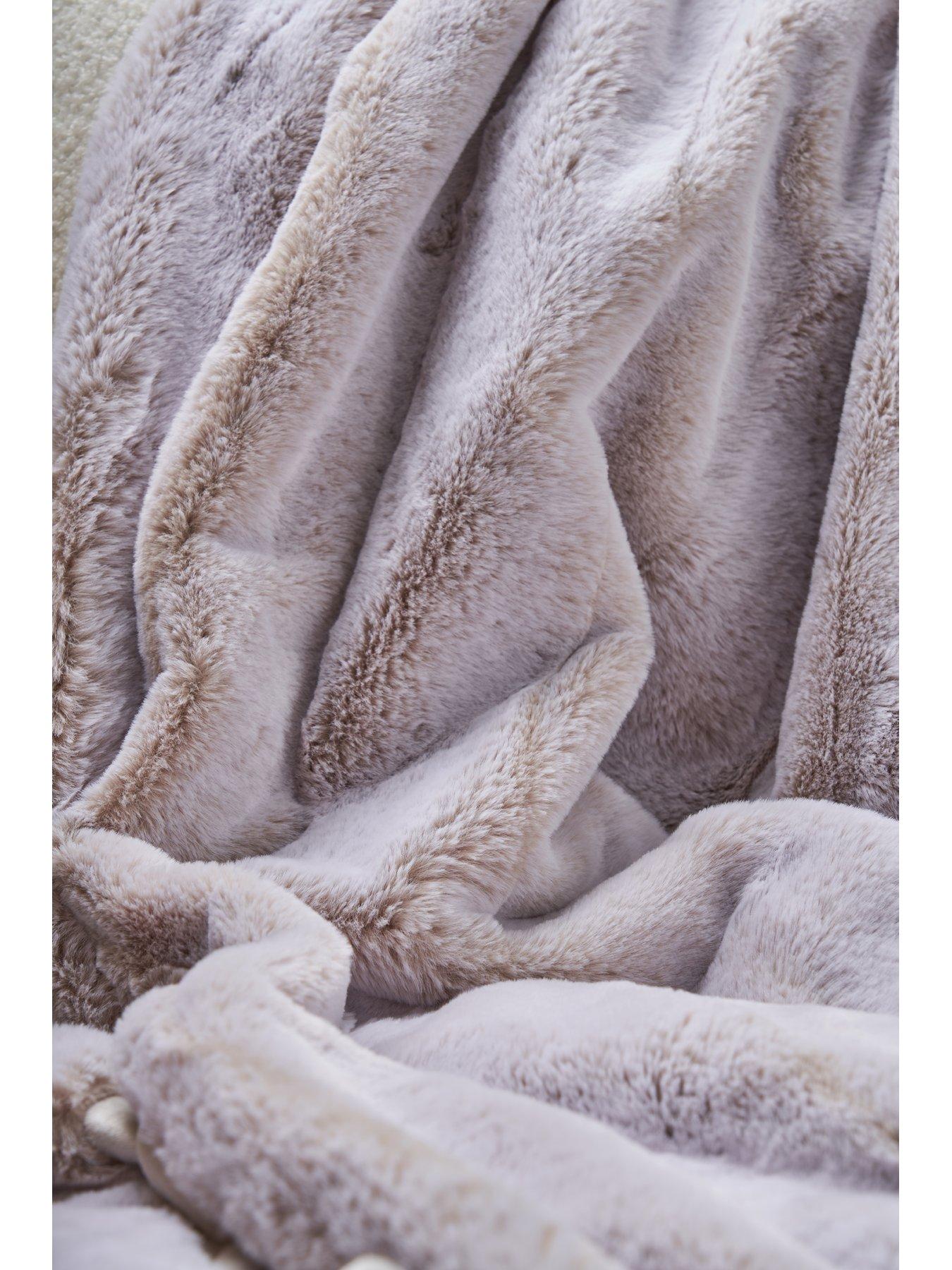 Image 3 of 5 of The Very Collection Raya Throw