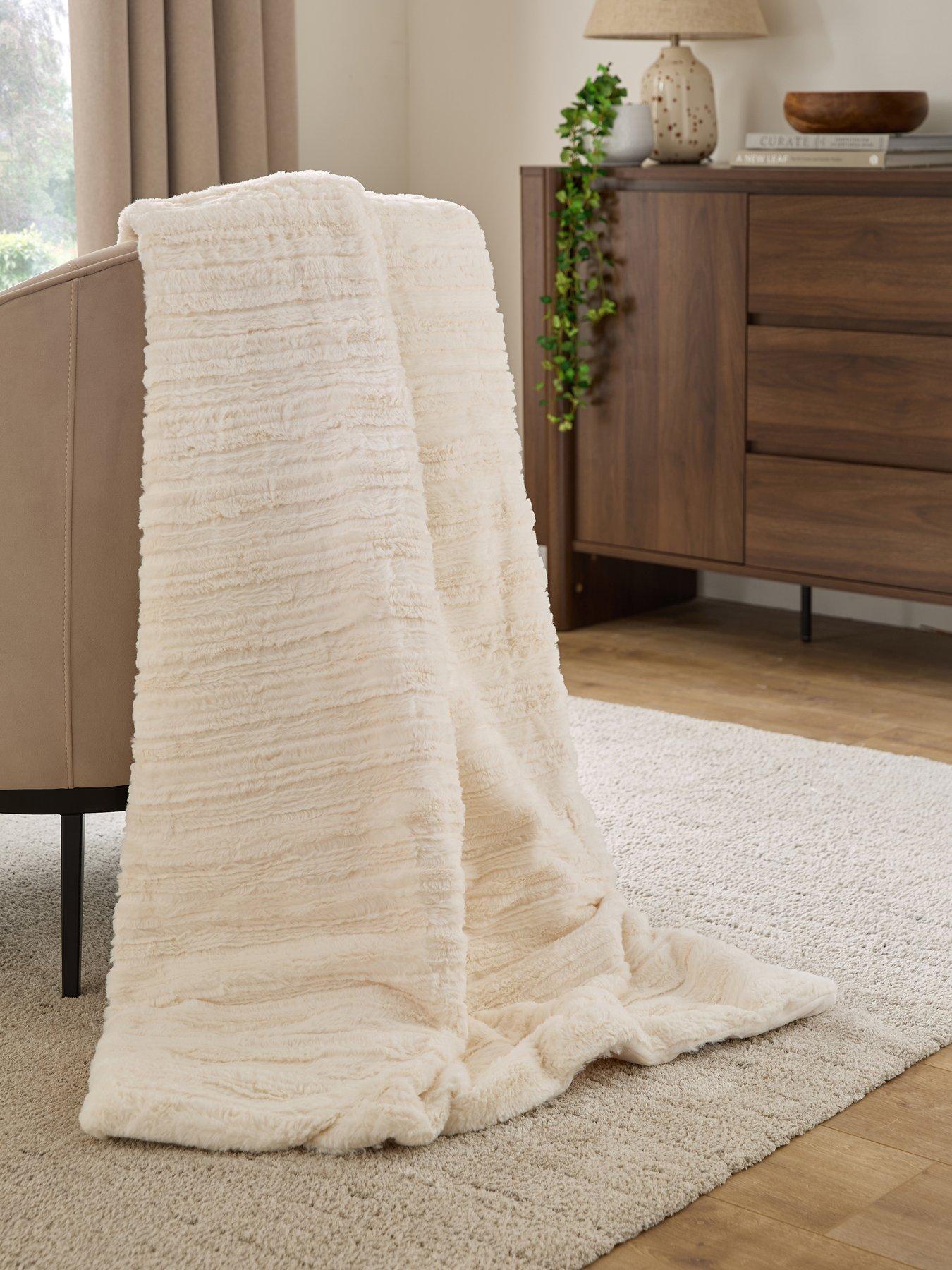 The Lyndon Co Chatsworth Faux Fur Throw 130x170cm