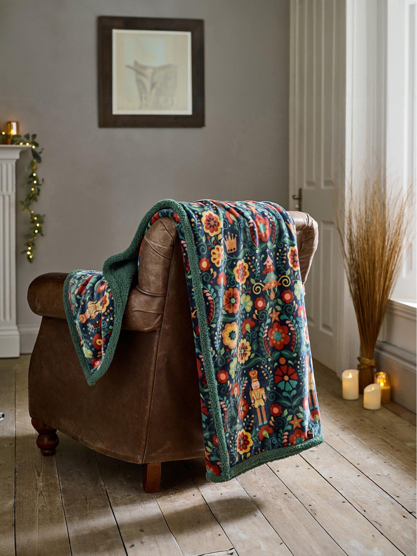 deyongs-folkloric-nutcracker-sherpa-throw-130x170cm