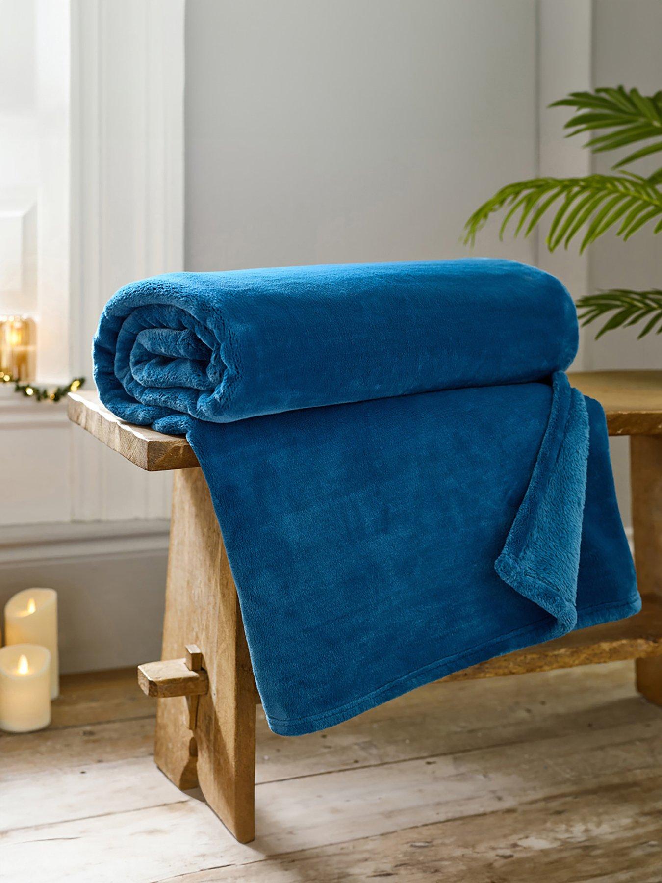 The Lyndon Co Coco Touch Plain Throw 140x180cm