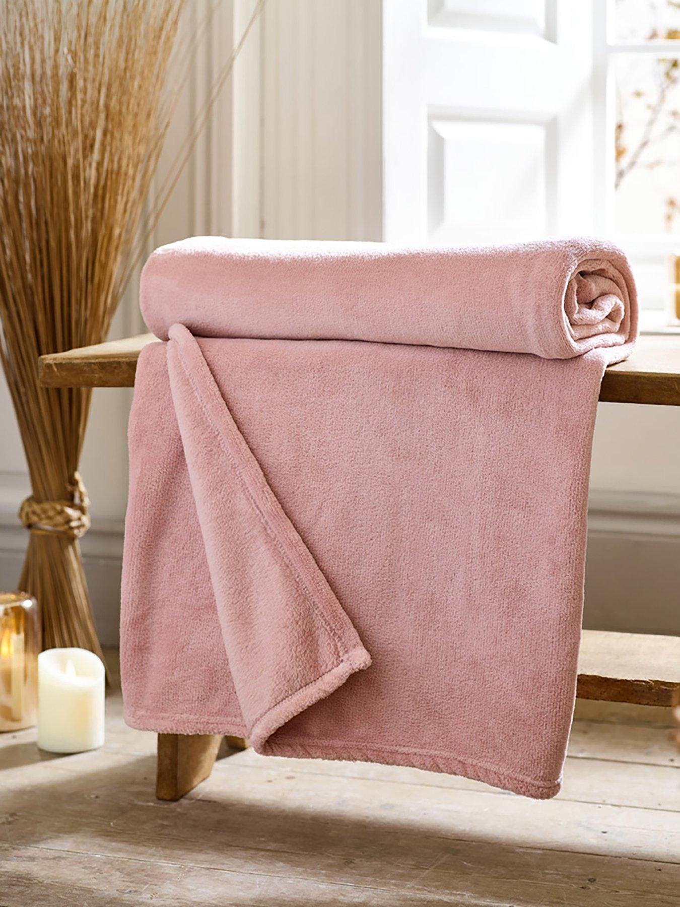 Deyongs Snuggle Touch Throw 140x180cm