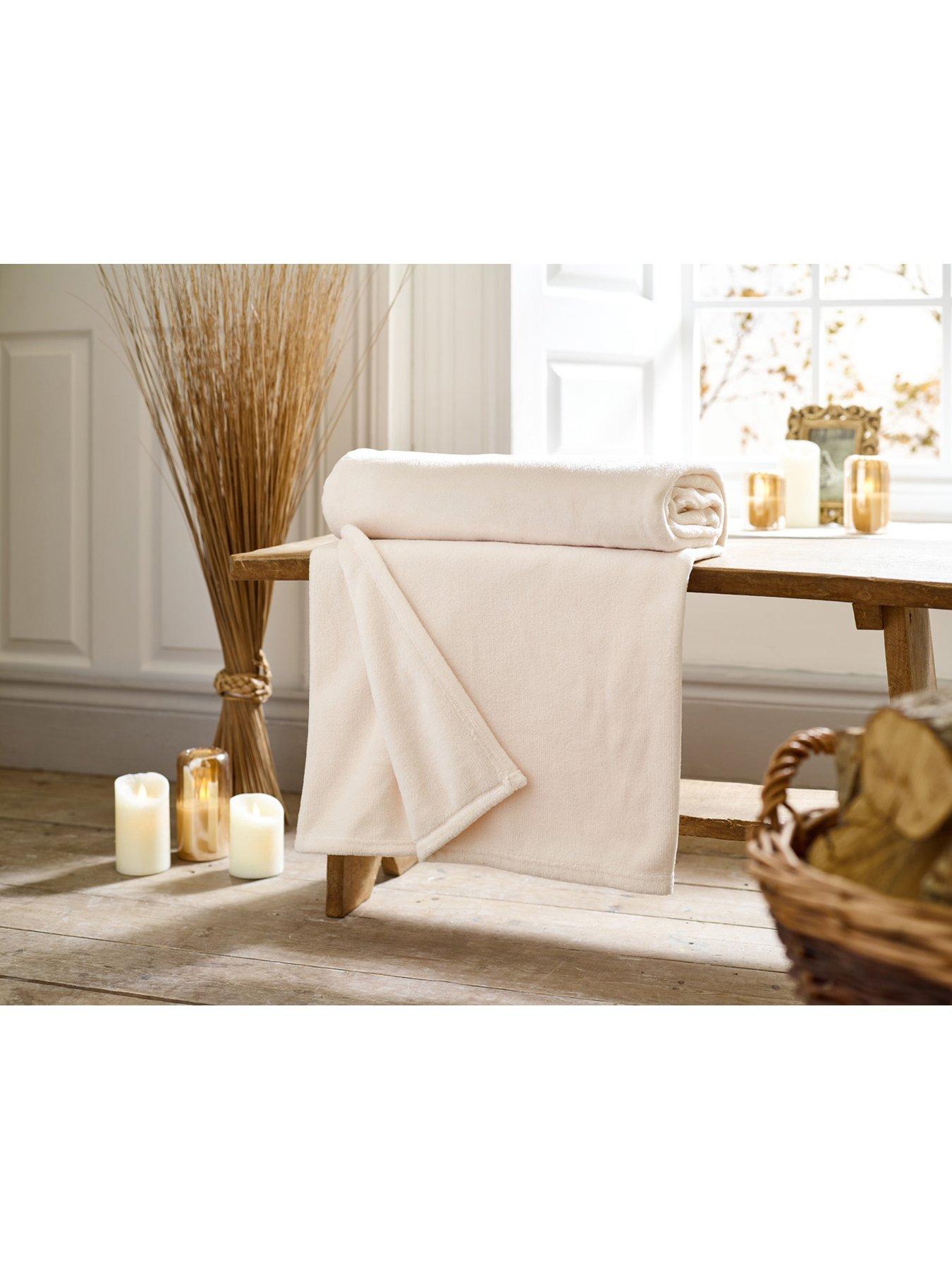 Image 3 of 4 of Deyongs Snuggle Touch Throw Extra Large 150x200cm
