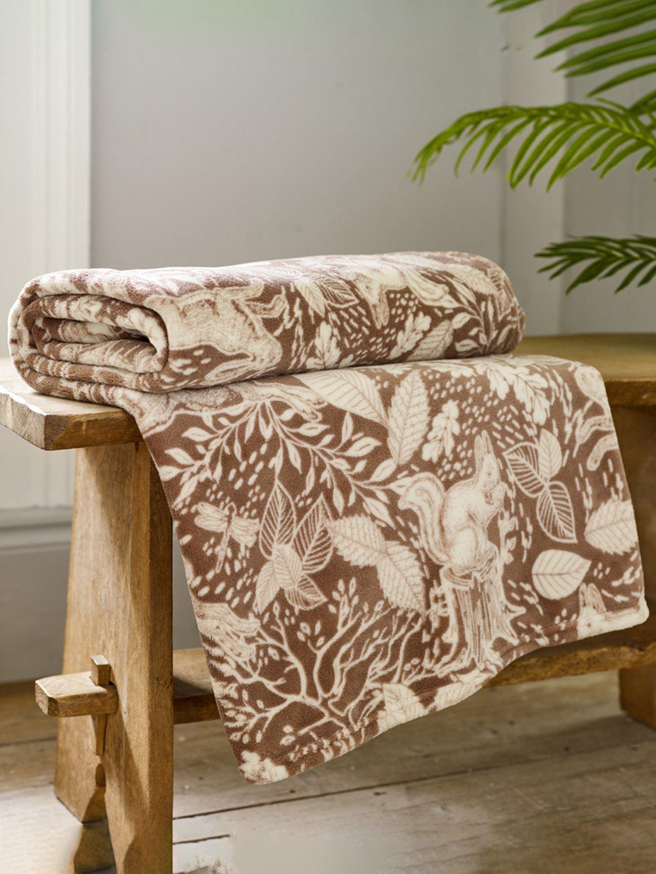 undefined Snuggle Touch Hidden Forest Throw 140x180cm