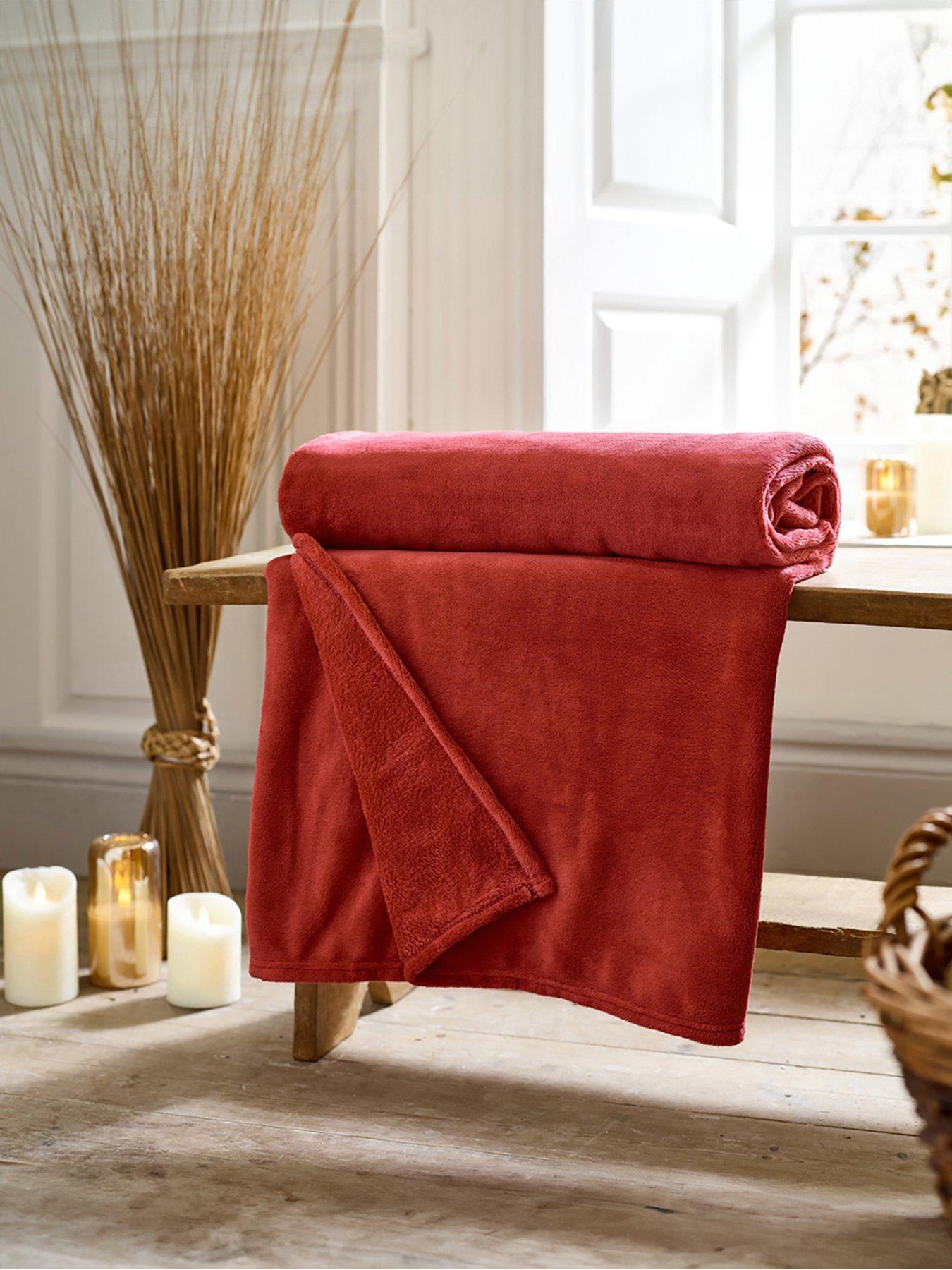 Deyongs Snuggle Touch Throw Festive 140x180cm