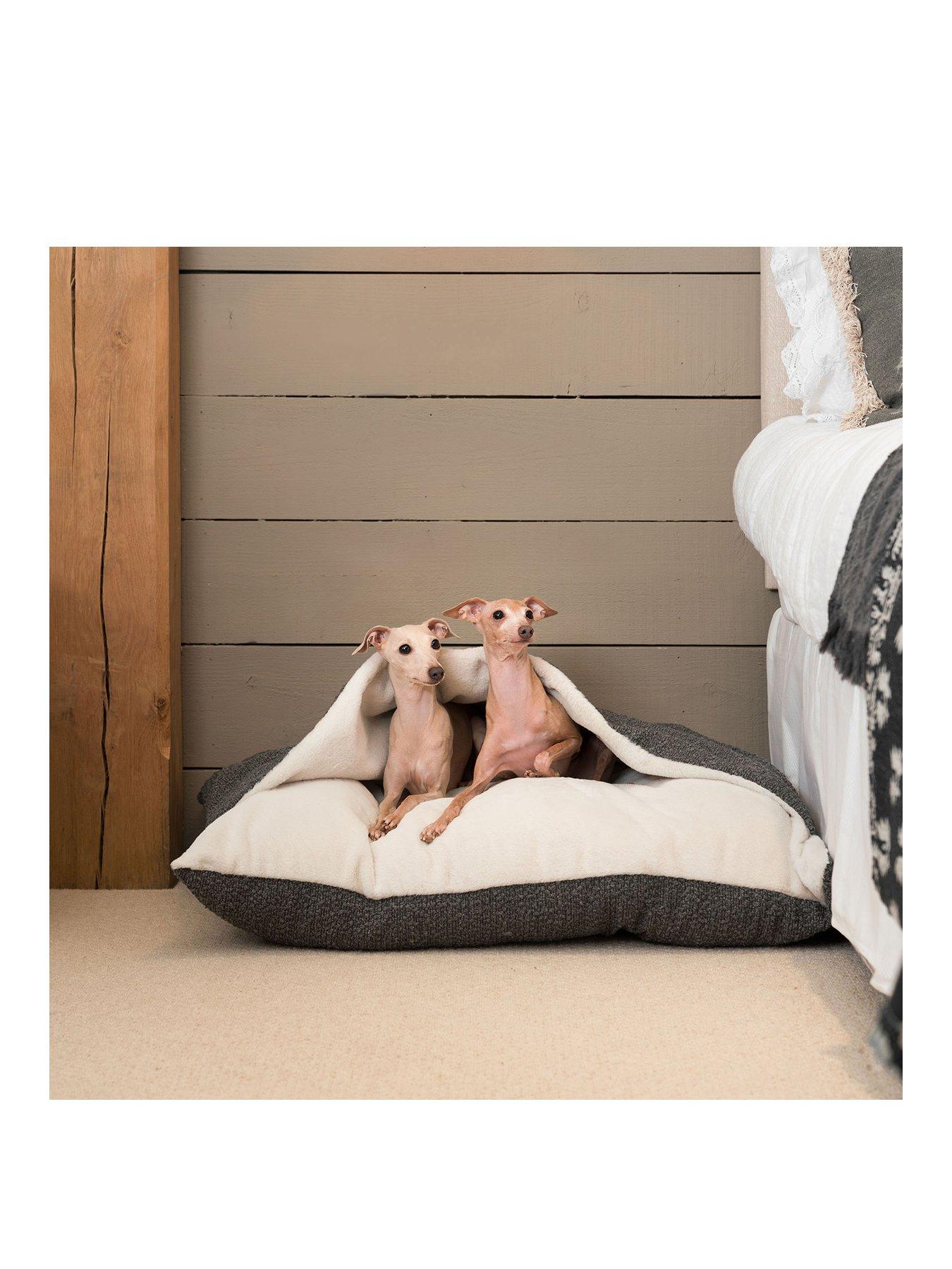Image 2 of 4 of Lords and Labradors Boucle Sleepy Burrows Bed Granite