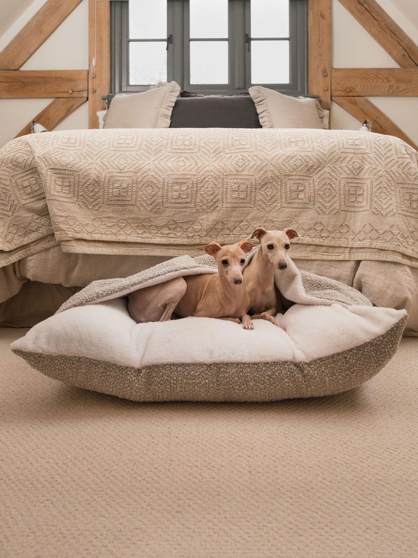 Lords and Labradors Boucle Sleepy Burrows Mink