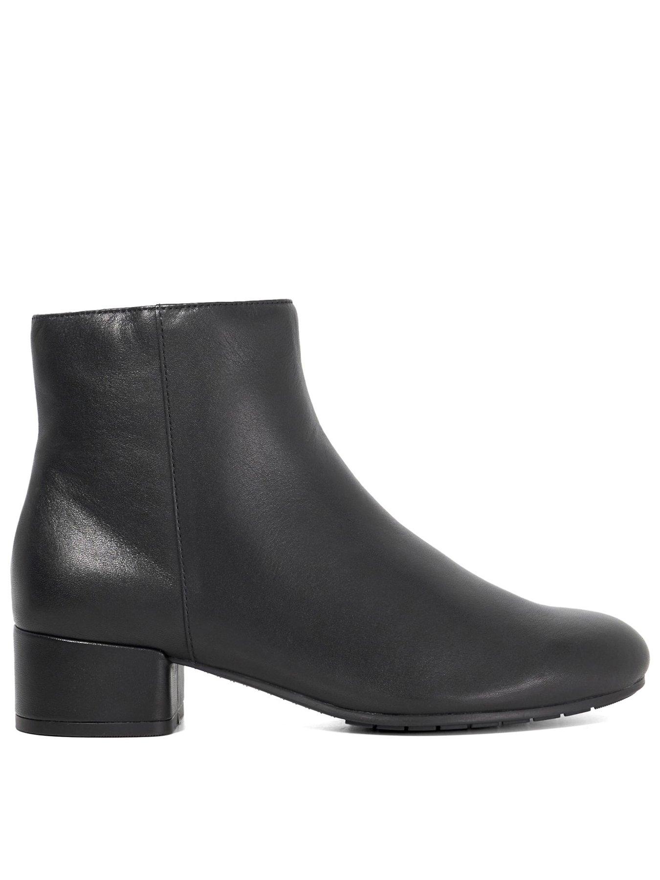 undefined Pippie Leather Ankle Boots - Black