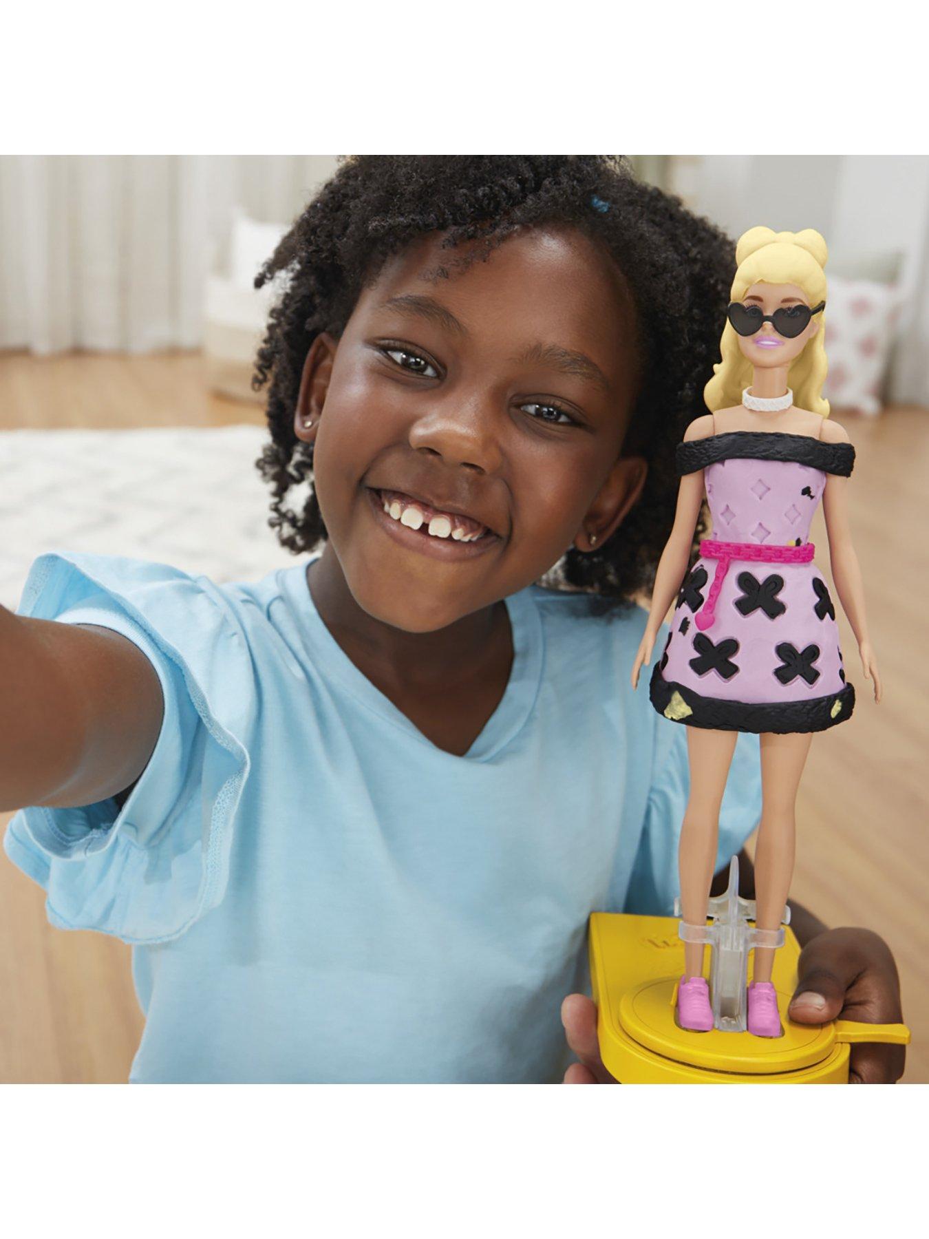 Image 6 of 7 of Play-Doh Play Doh Barbie Designer Fashion Show