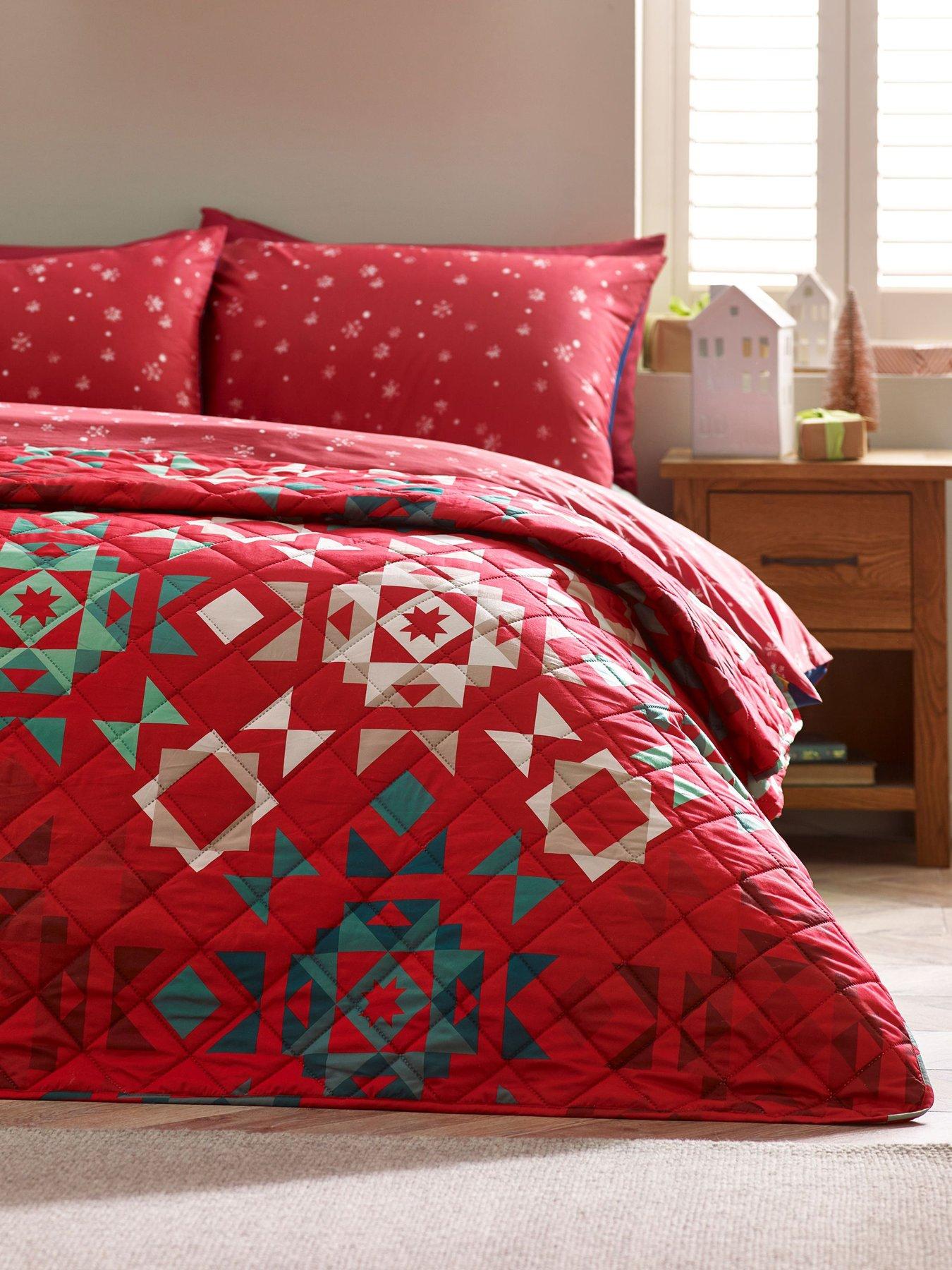 undefined Christmas Patchwork Bedspread- 220x230cm