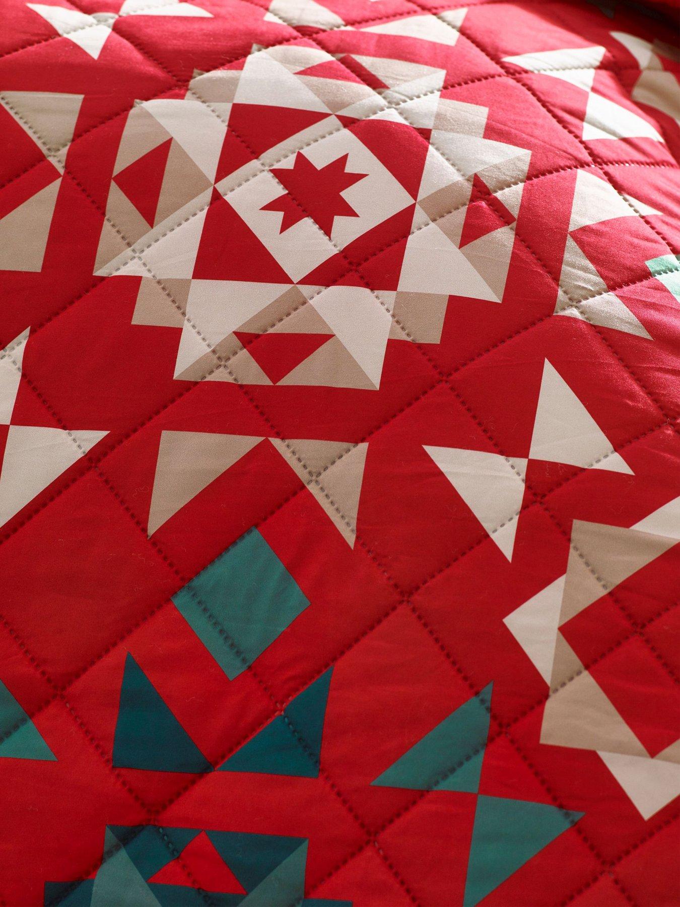 Image 3 of 3 of Catherine Lansfield Christmas Patchwork Bedspread- 220x230cm