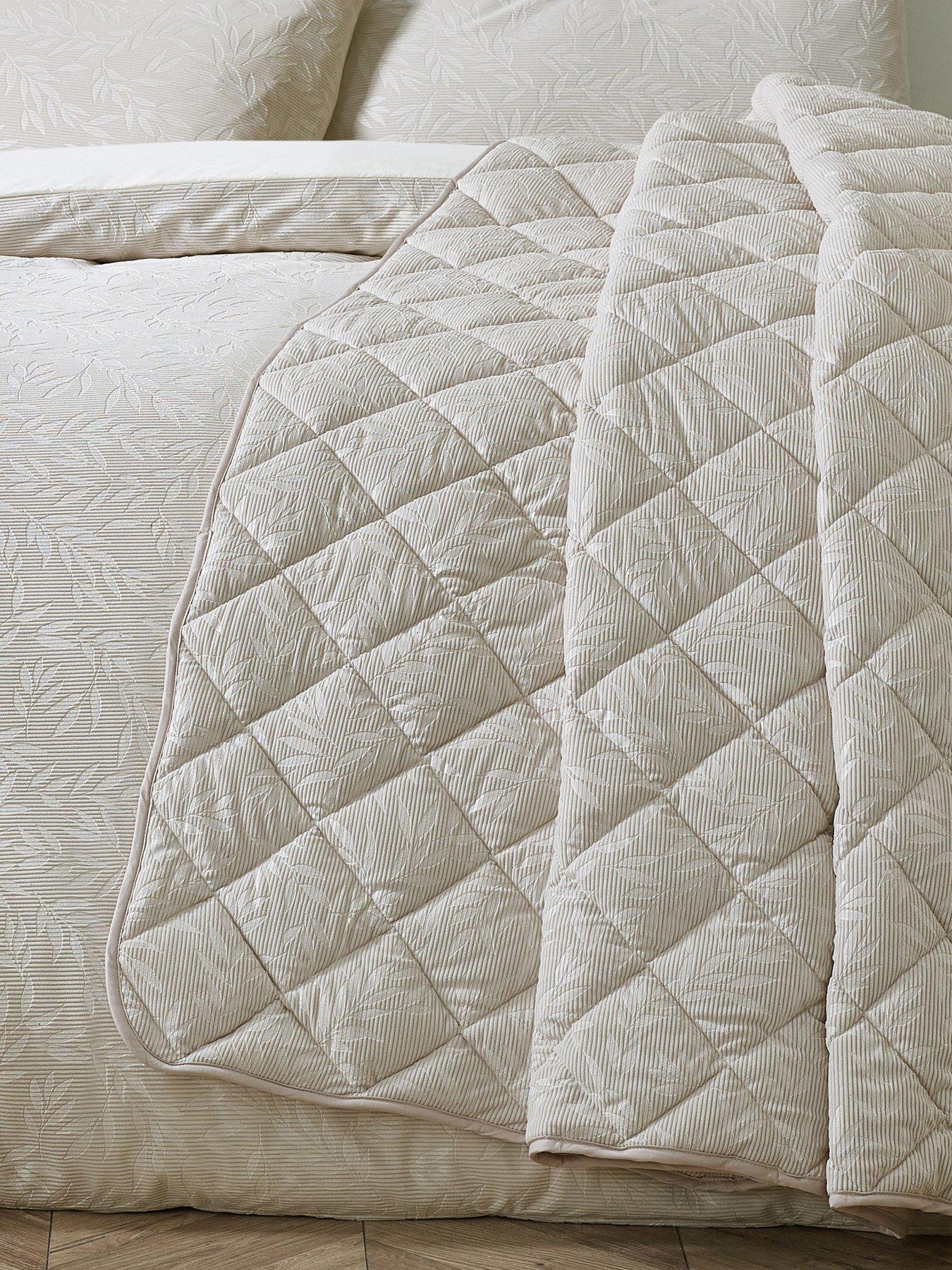 Catherine Lansfield Corded Leaves Bedspread 240x260cm Champagne