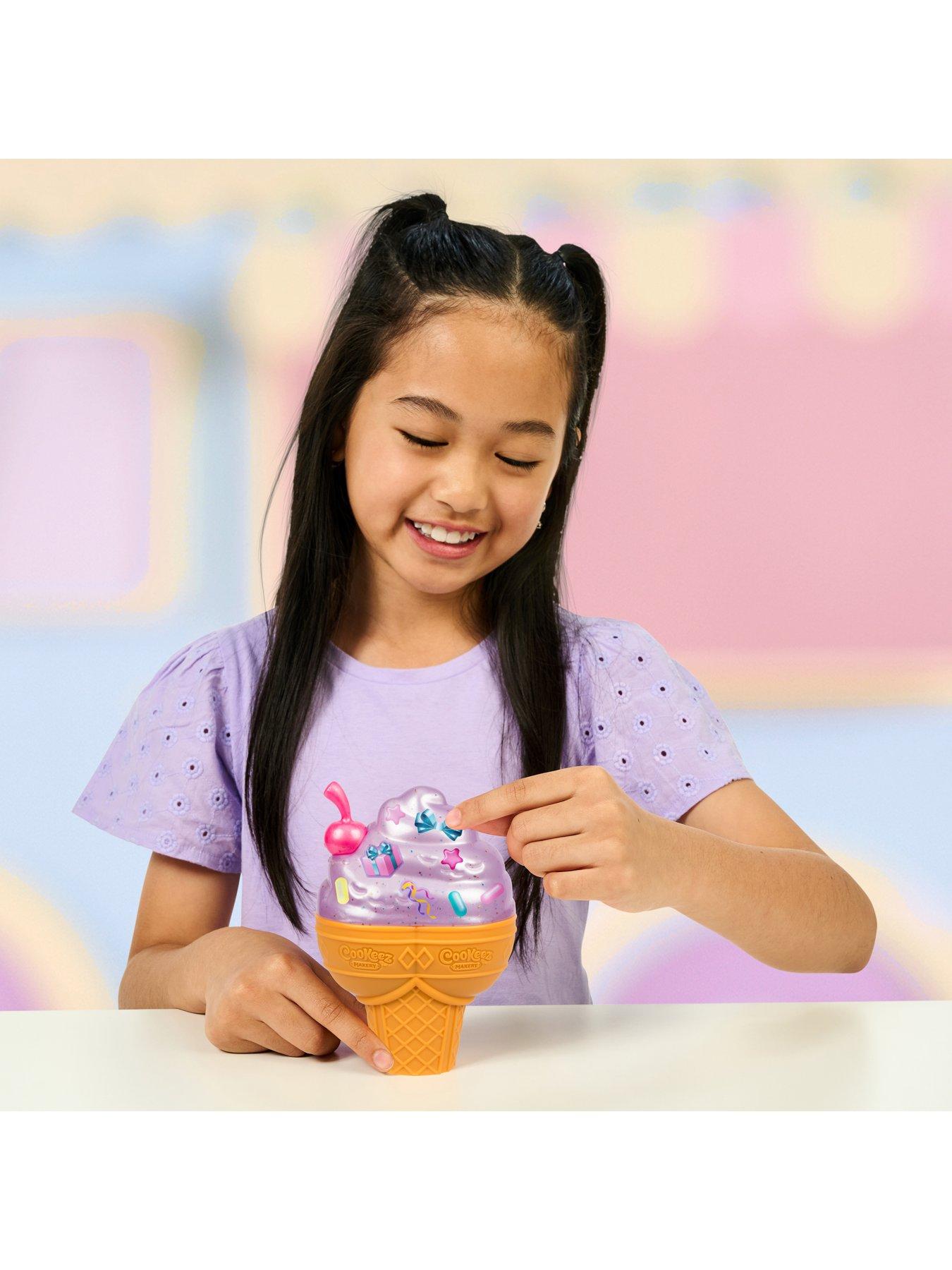 Cookeez Makery Yum Yumz Lot De 2 Peluches Surprise Parfumées – Cornet De Glace Magique, 30 Personnages à Collectionner Dès 2 Ans