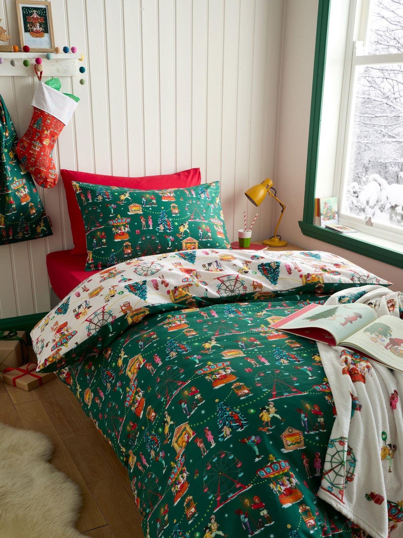 Belle & Boo Christmas Fairground Reversible 100% Cotton Duvet Set Green