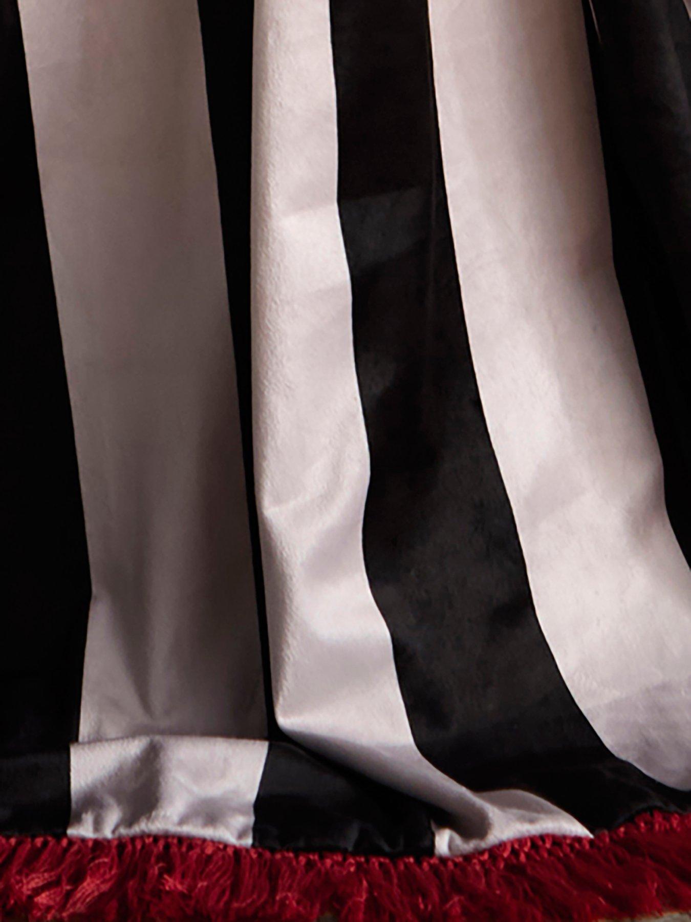 Laurence Llewelyn-Bowen Cotswold Fantasia Velvet Soft Touch Throw 130cm X 180cm Navy | Terrys