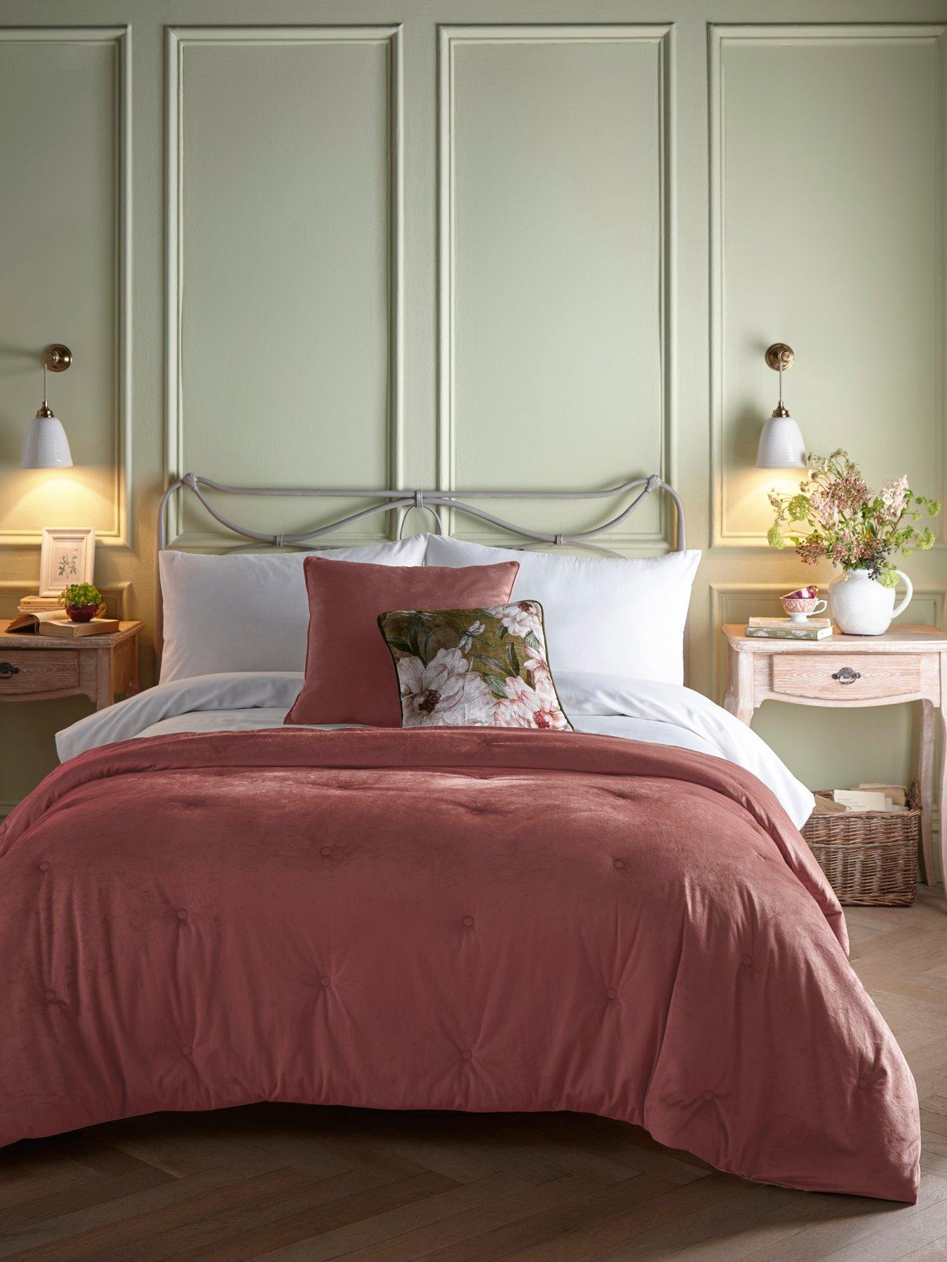 Appletree Austell - Velvet 150cm X 220cm Bedspread