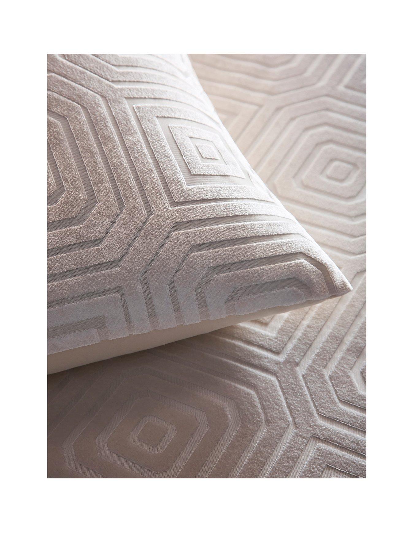 Image 2 of 4 of Laurence Llewelyn-Bowen Emile -jacquard Super-king Duvet Cover Set