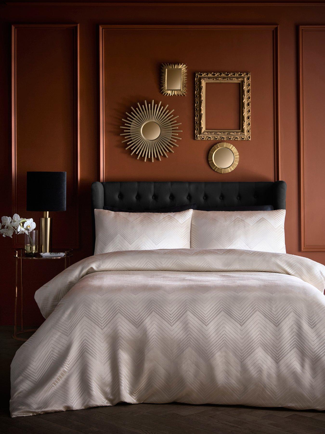 Image 1 of 4 of Laurence Llewelyn-Bowen Cocktail -Jacquard Duvet Cover Set - Ivory