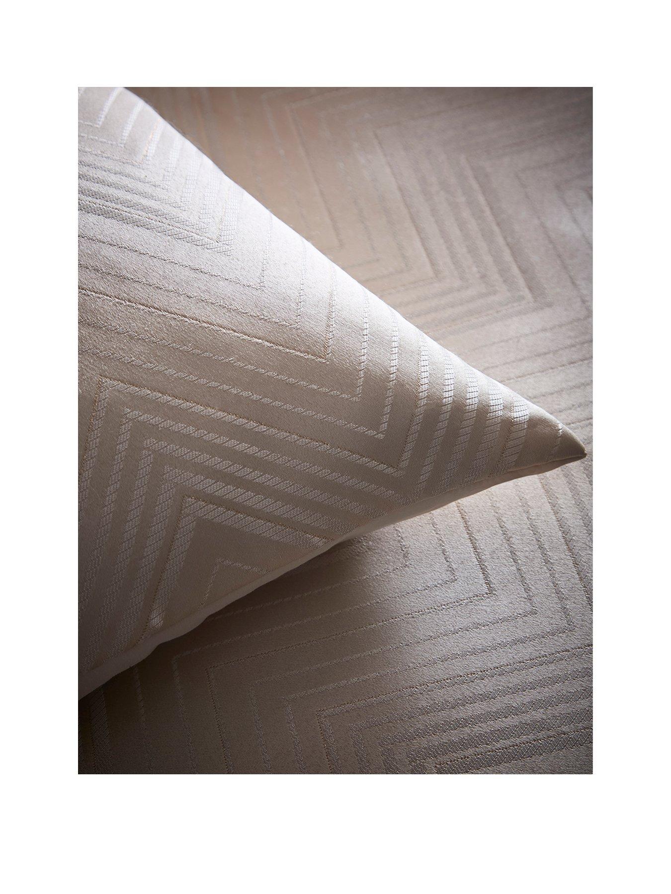 Image 2 of 4 of Laurence Llewelyn-Bowen Cocktail -Jacquard Duvet Cover Set - Ivory