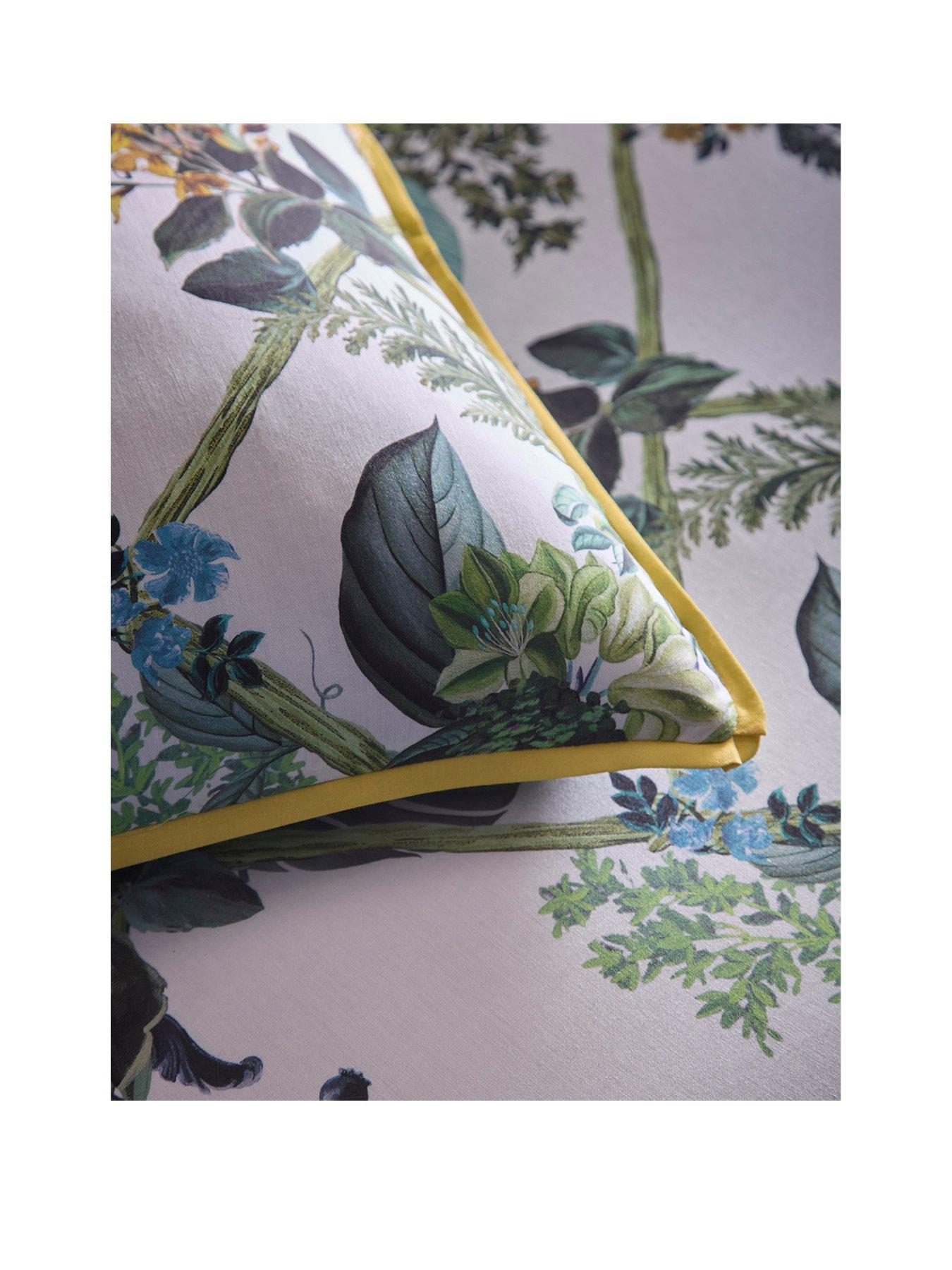 Image 2 of 4 of Laurence Llewelyn-Bowen Cotswold Fantasia 100% Cotton Duvet Cover Set