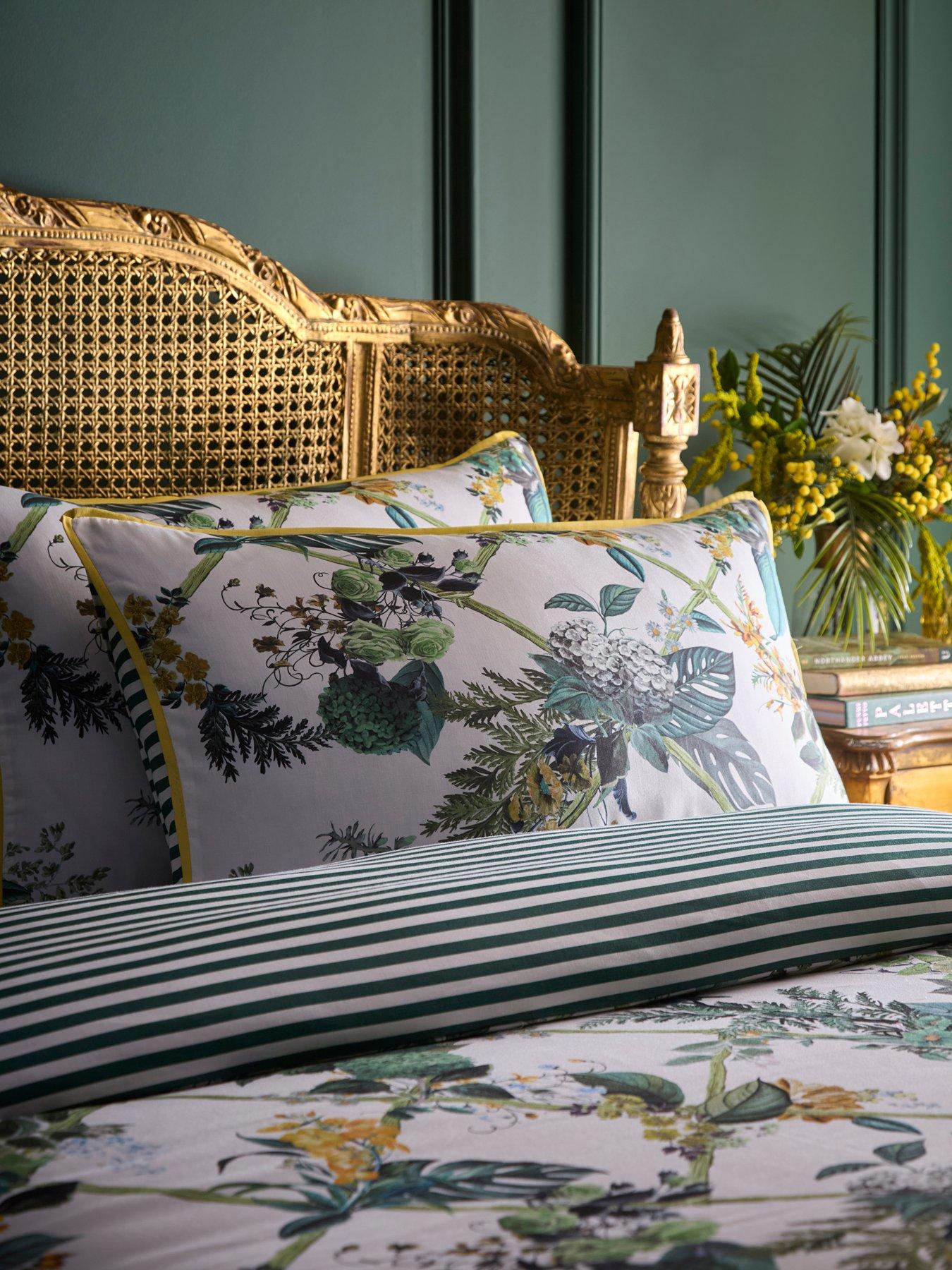 Image 3 of 4 of Laurence Llewelyn-Bowen Cotswold Fantasia 100% Cotton Duvet Cover Set