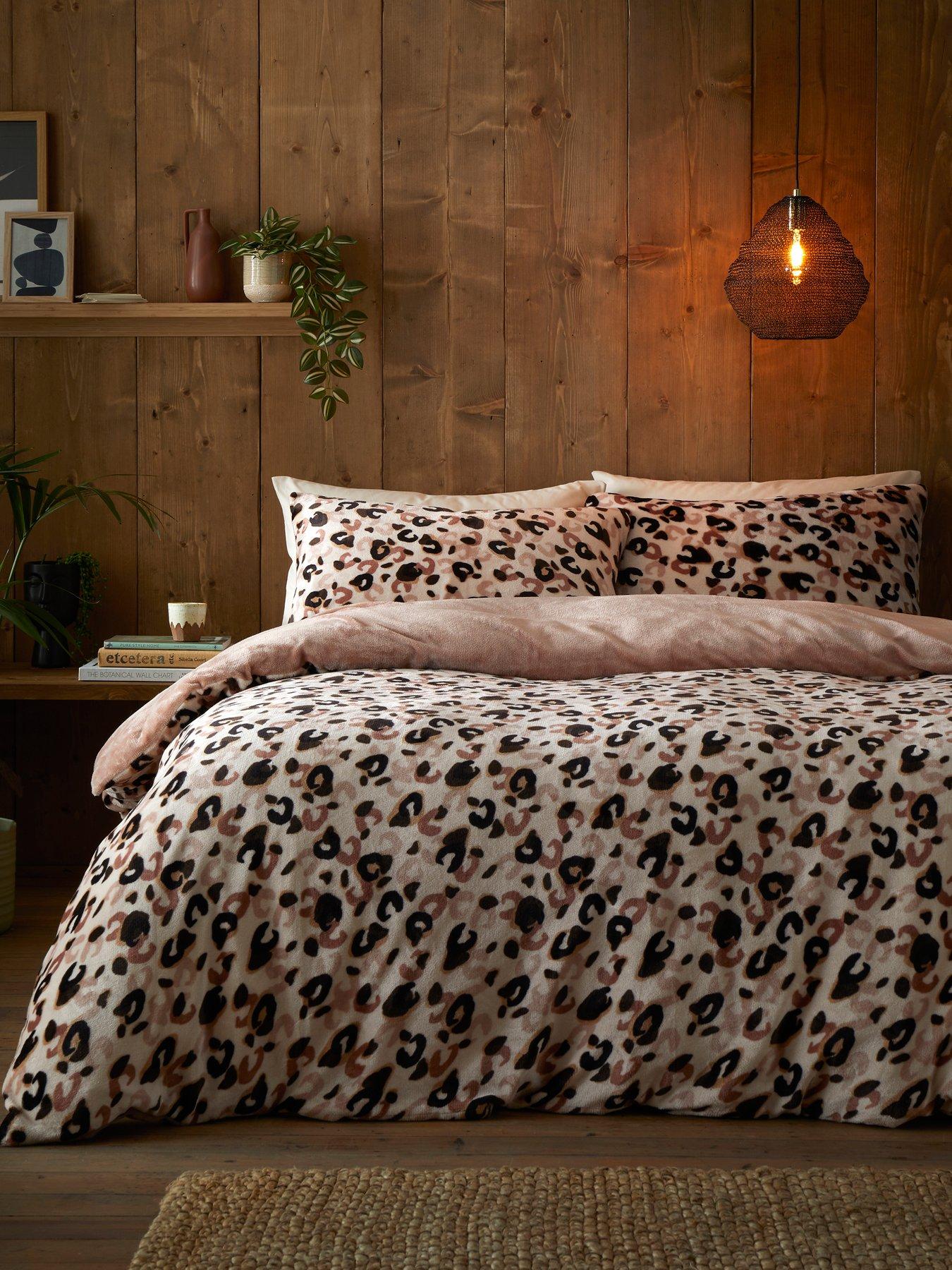 Fusion Cosy Leopard -sherpa Reverse Double Duvet Cover Set