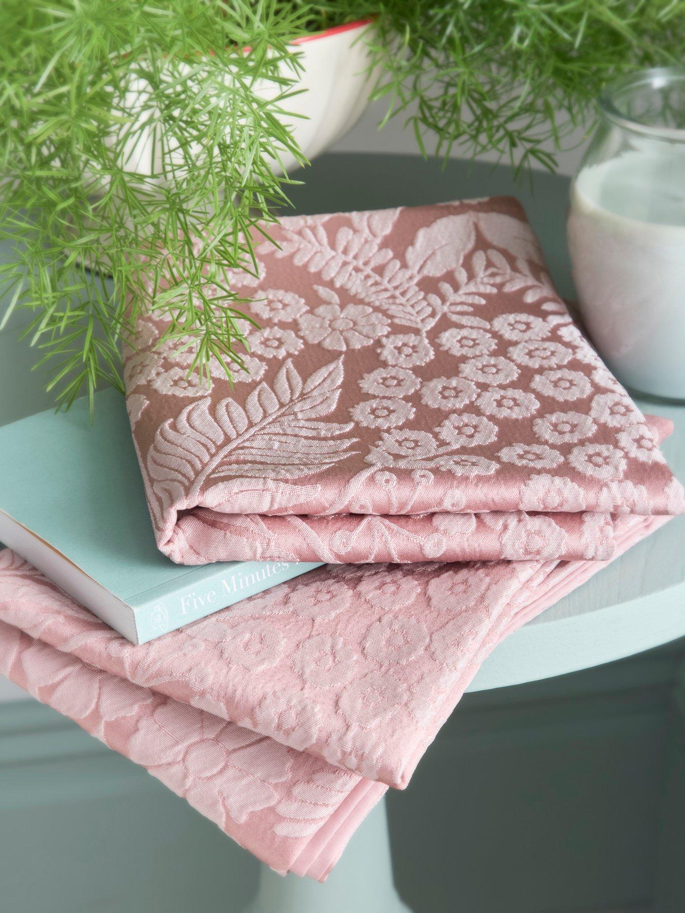 Image 4 of 5 of Appletree Toria - Jacquard Super-king Duvet Cover Set