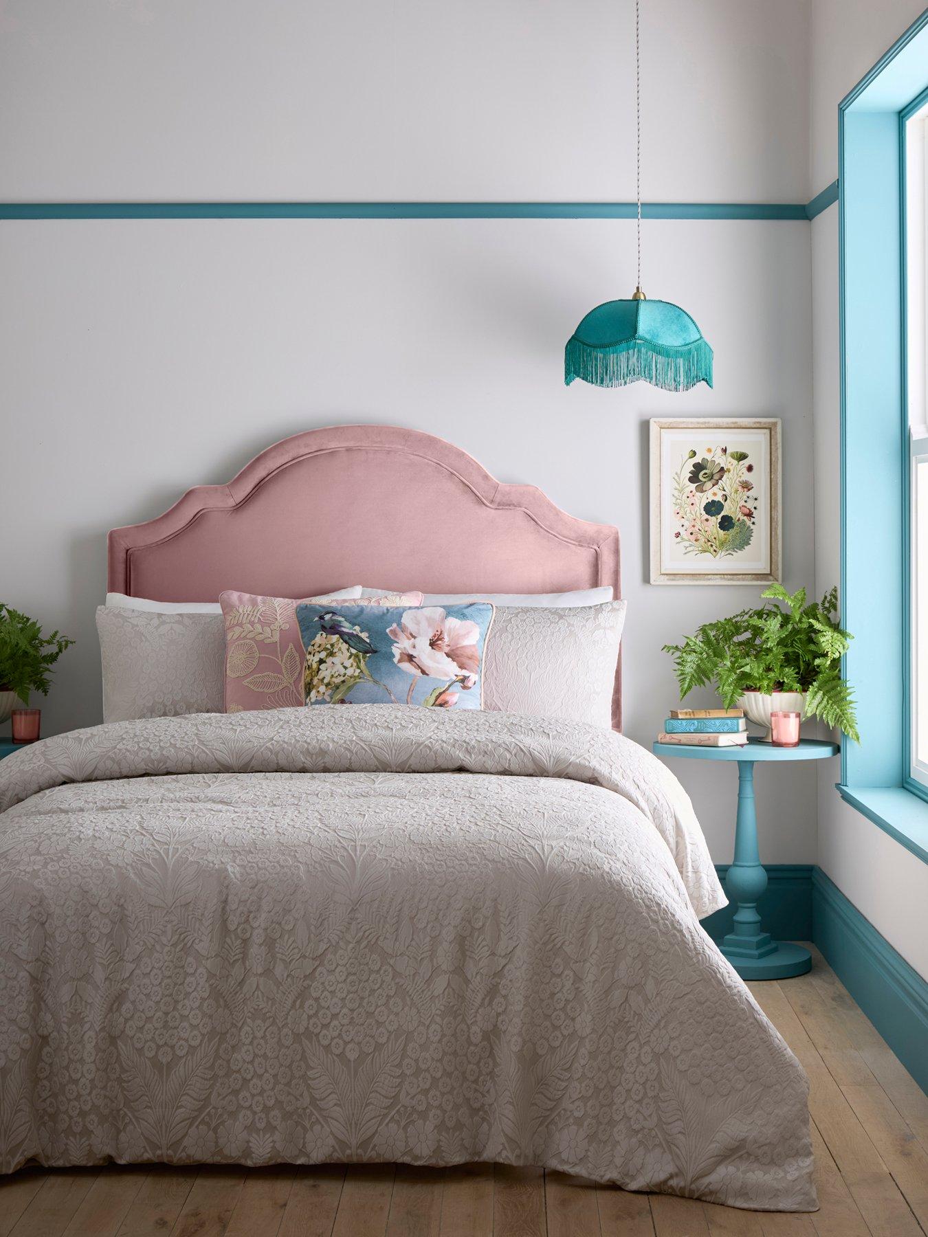 Image 5 of 5 of Appletree Toria - Jacquard Super-king Duvet Cover Set
