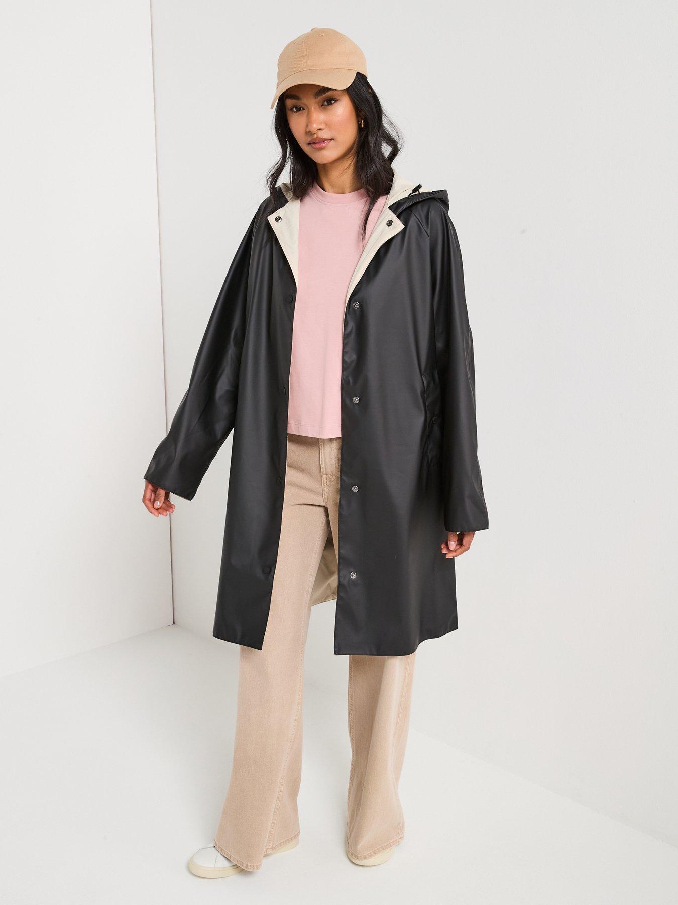 undefined B.intl Recoleta Showerproof Jacket - Black