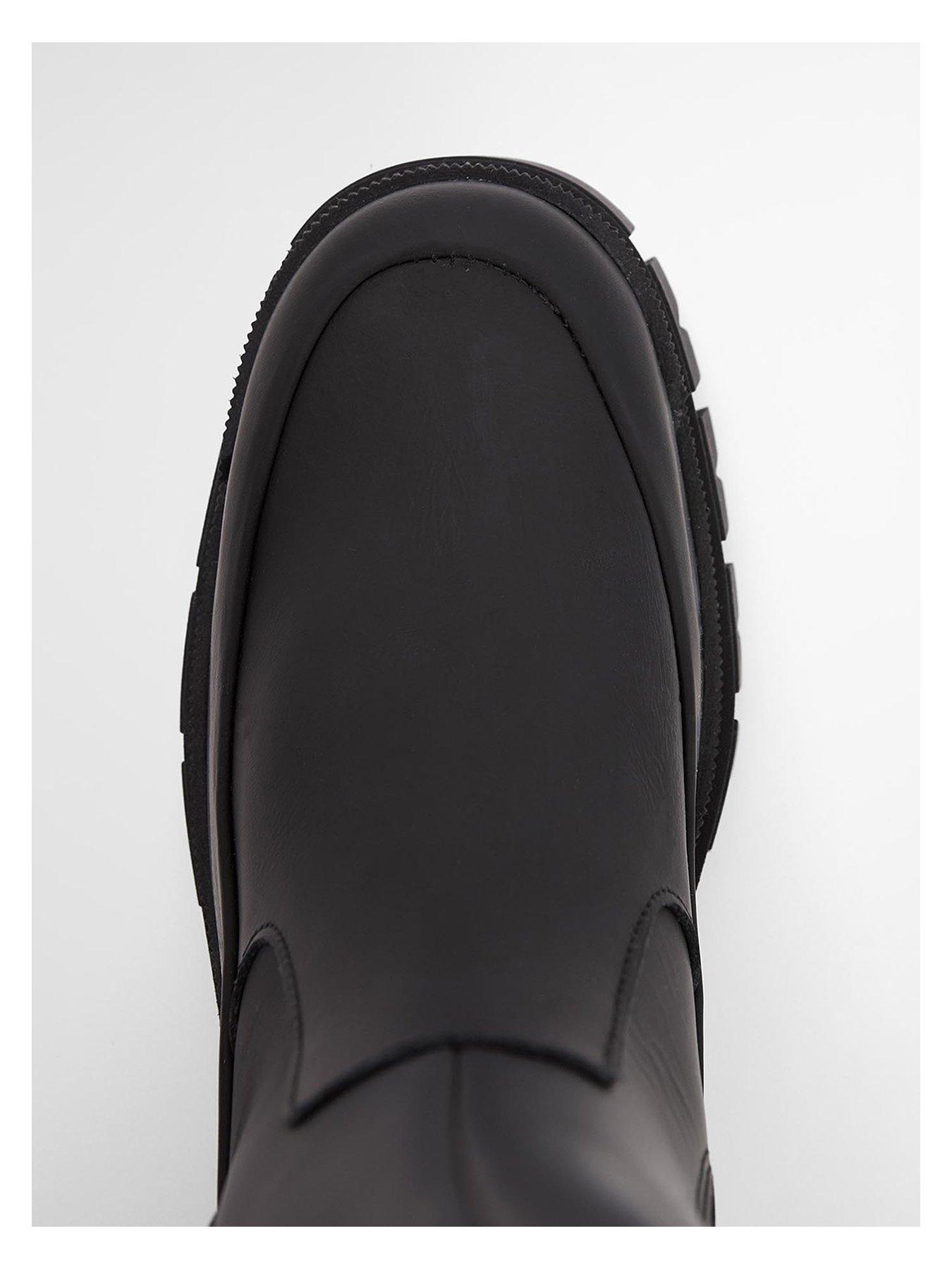 Image 4 of 7 of Barbour Sidneigh Chelsea Boot - Black