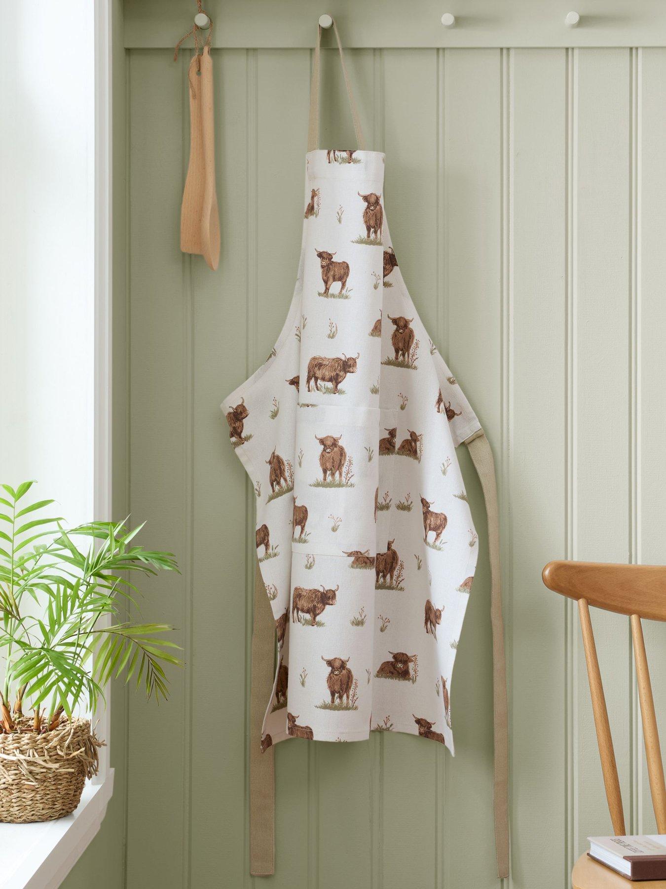 catherine-lansfield-angus-highland-cow-apron