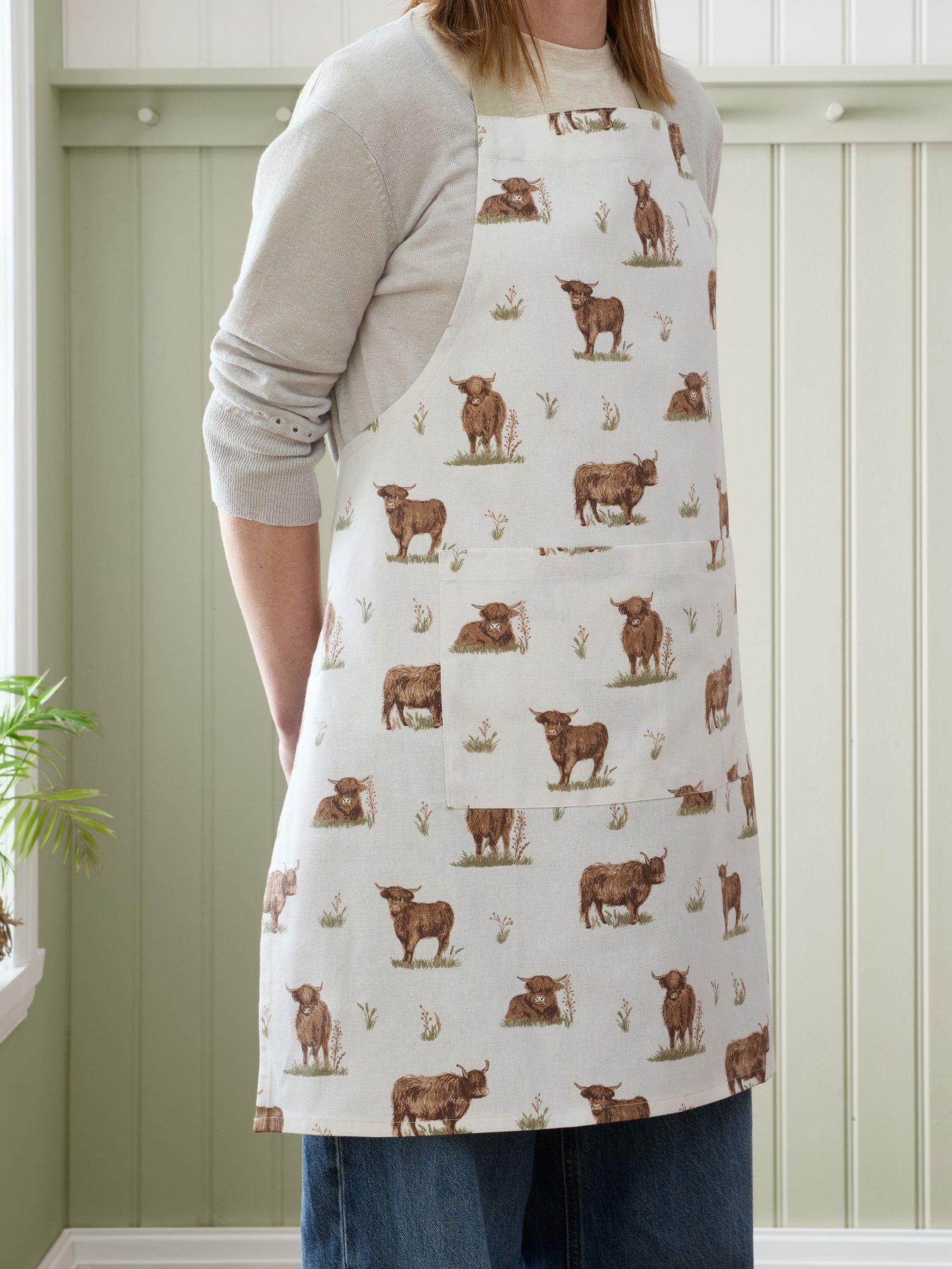 Image 3 of 4 of Catherine Lansfield Angus Highland Cow Apron