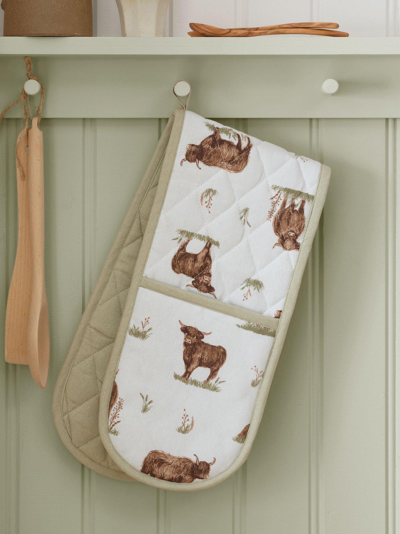 Catherine Lansfield Angus Highland Cow Double Oven Glove